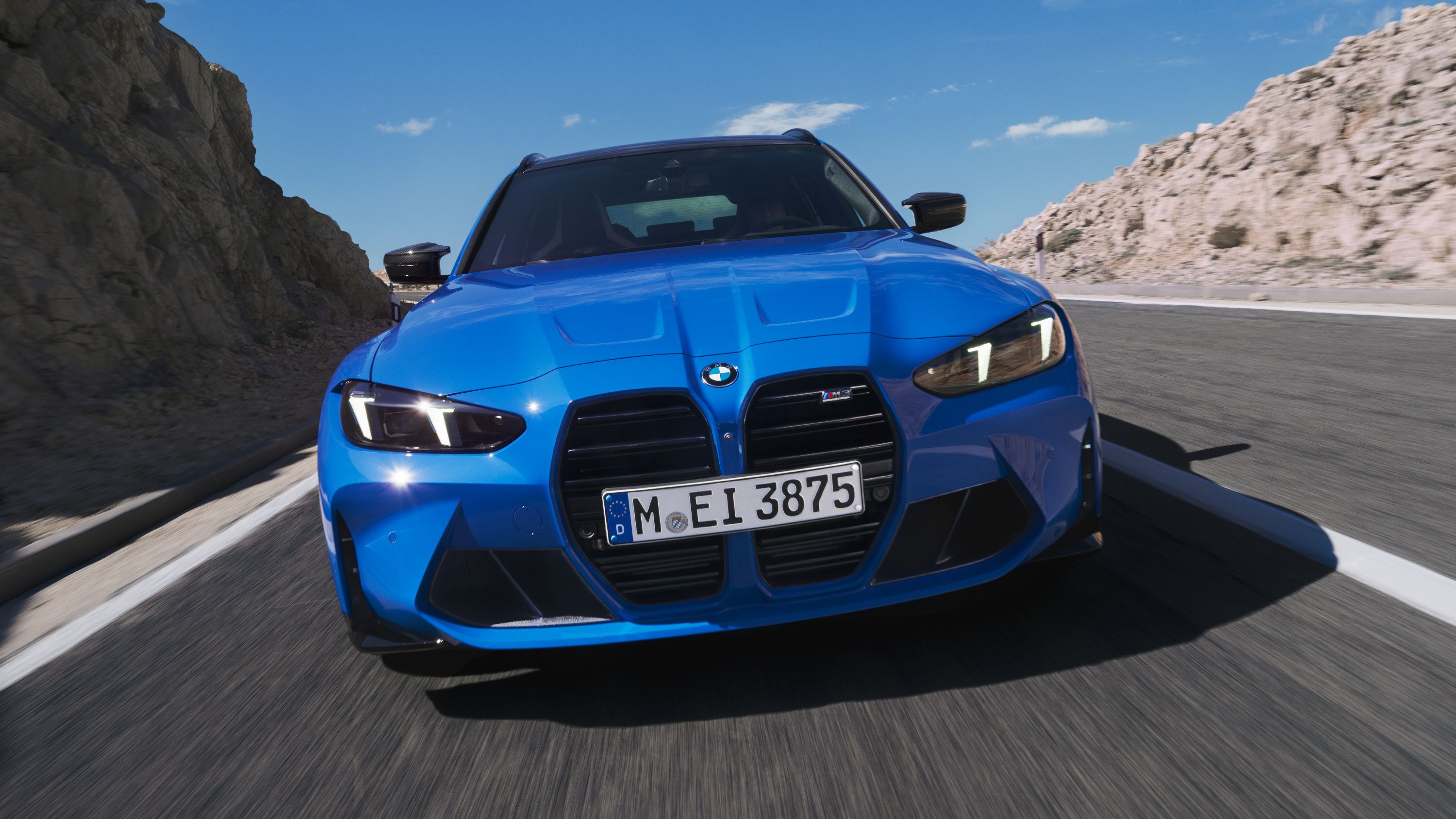 BMW M3 Competition Touring ในสี BMW Individual Voodoooblue Solid