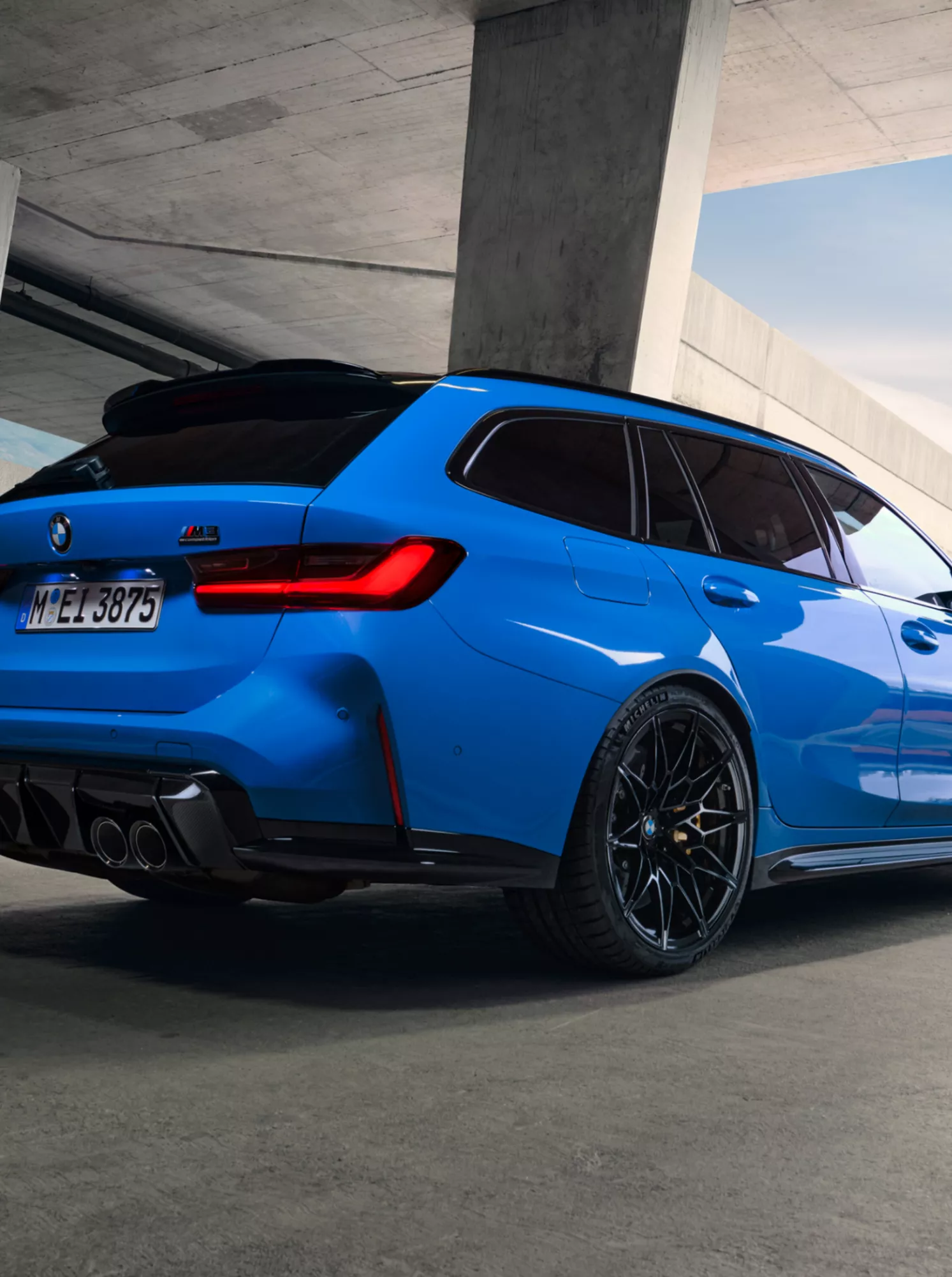 BMW M3 ツーリング：BMWファイナンシャル・サービス