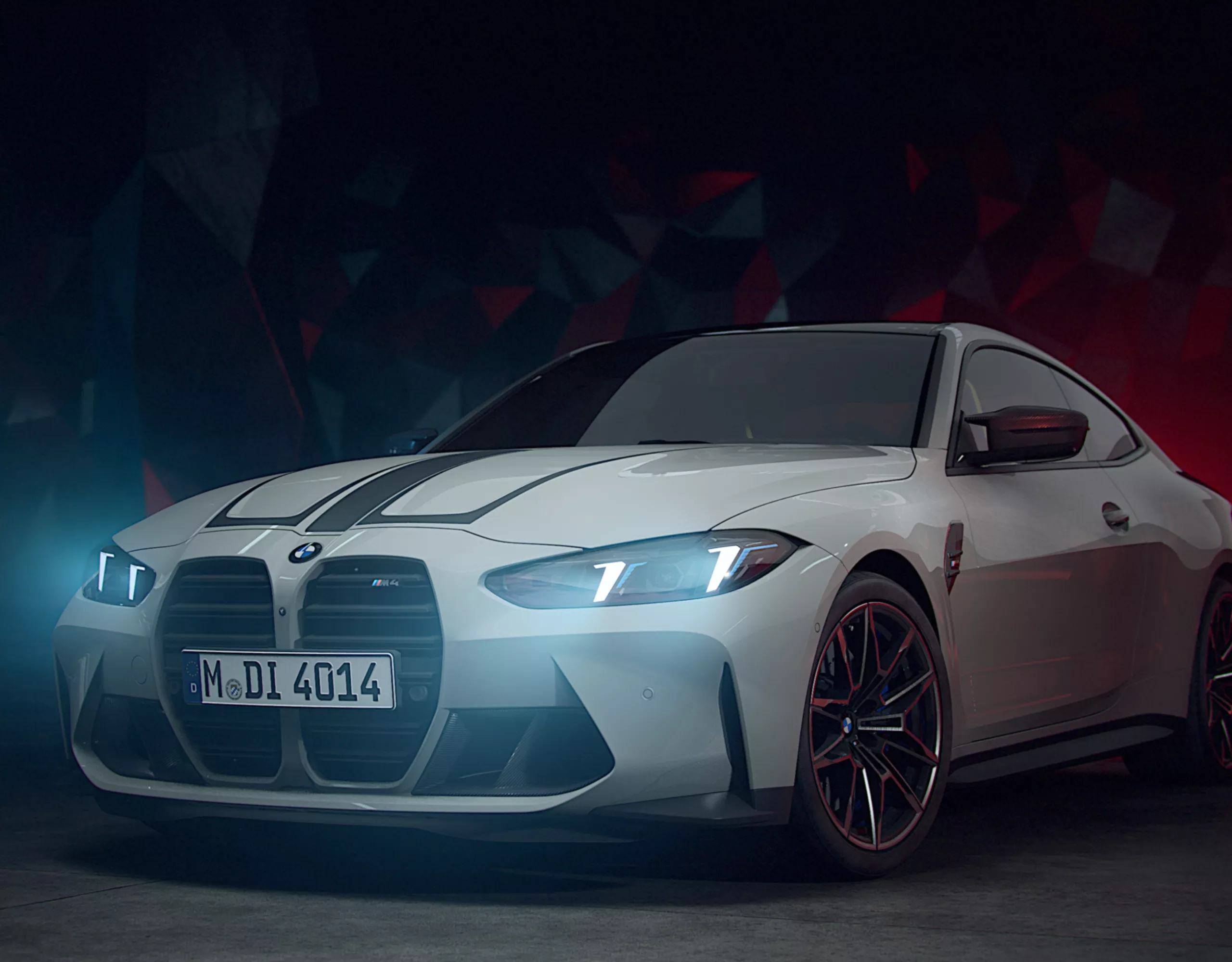 Frontansicht des BMW M4 Coupé mit Zierstreifen