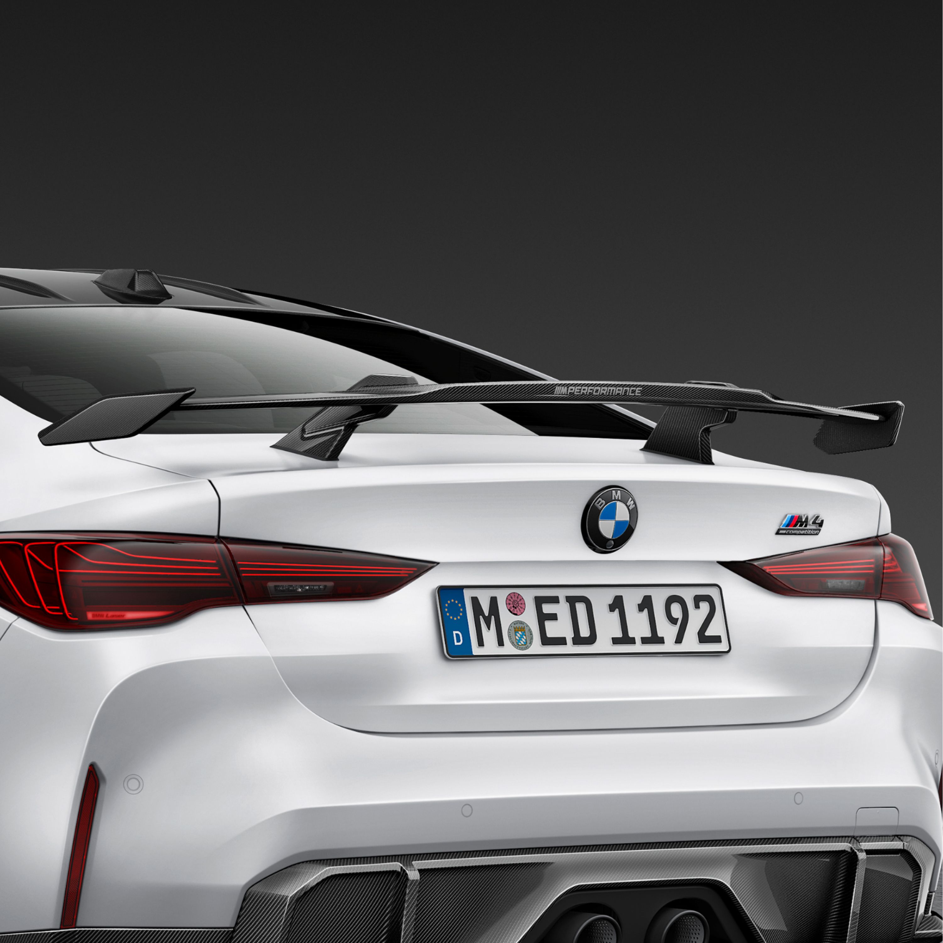 BMW M4 Coupé, aileron traseiro M Performance em fibra de carbono
