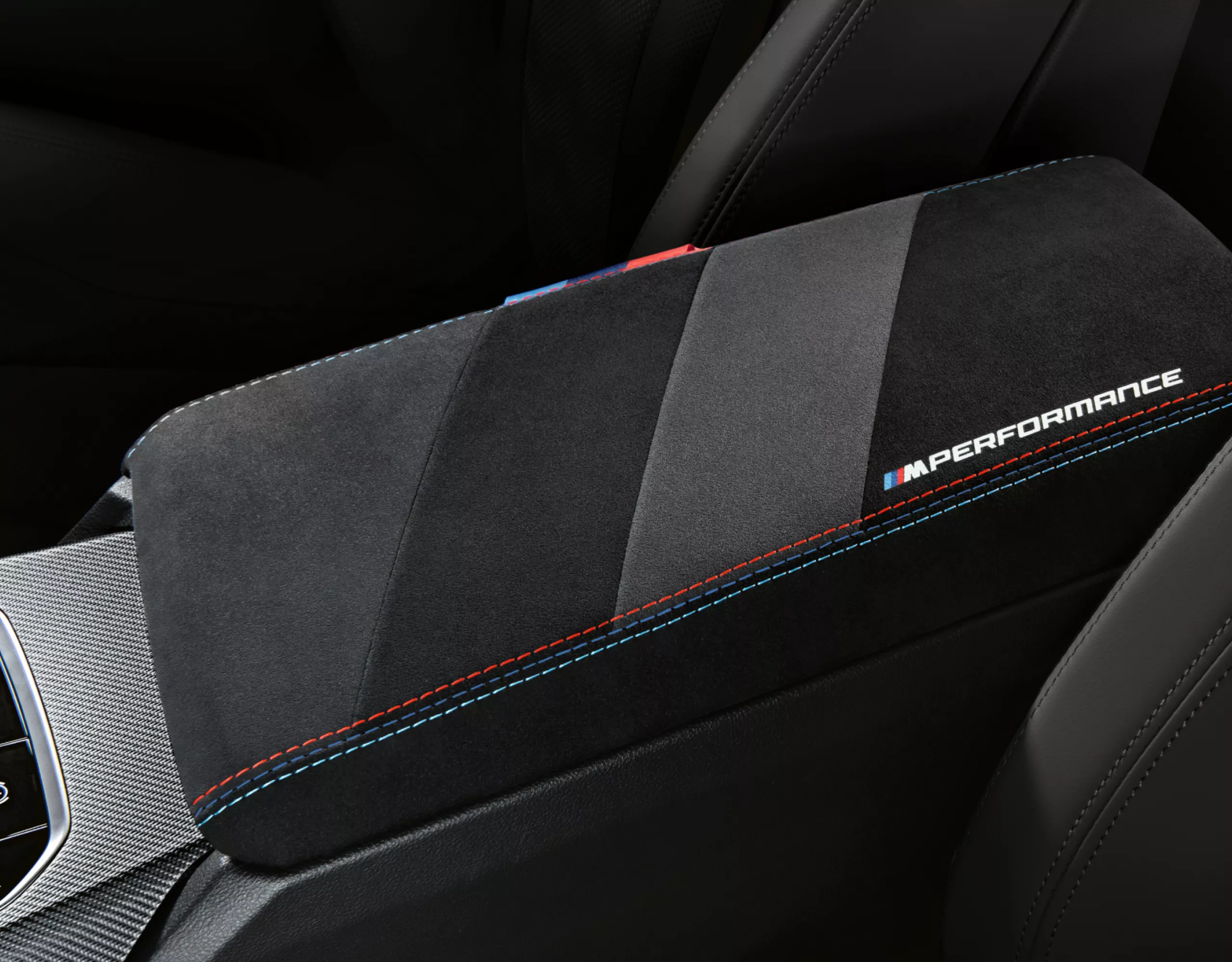 BMW M4 Competition M xDrive Cabrio M Performance Mittelarmlehne Alcantara