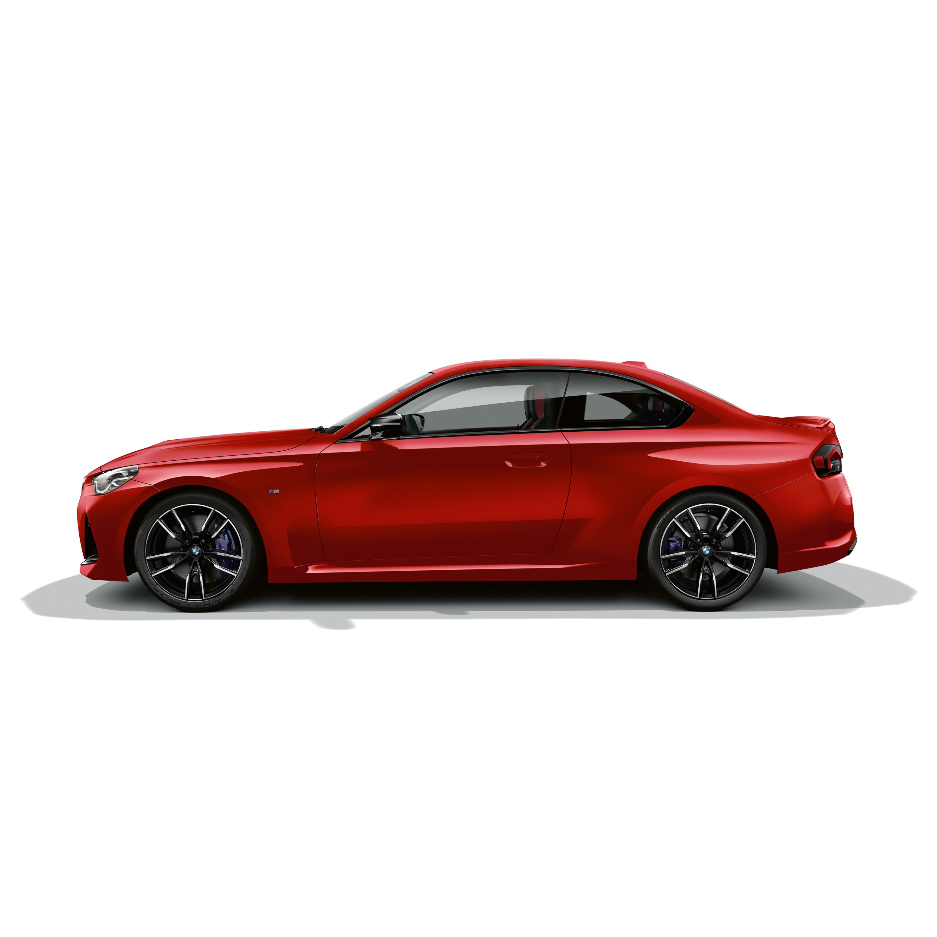 BMW M240i xDrive Coupé Side view