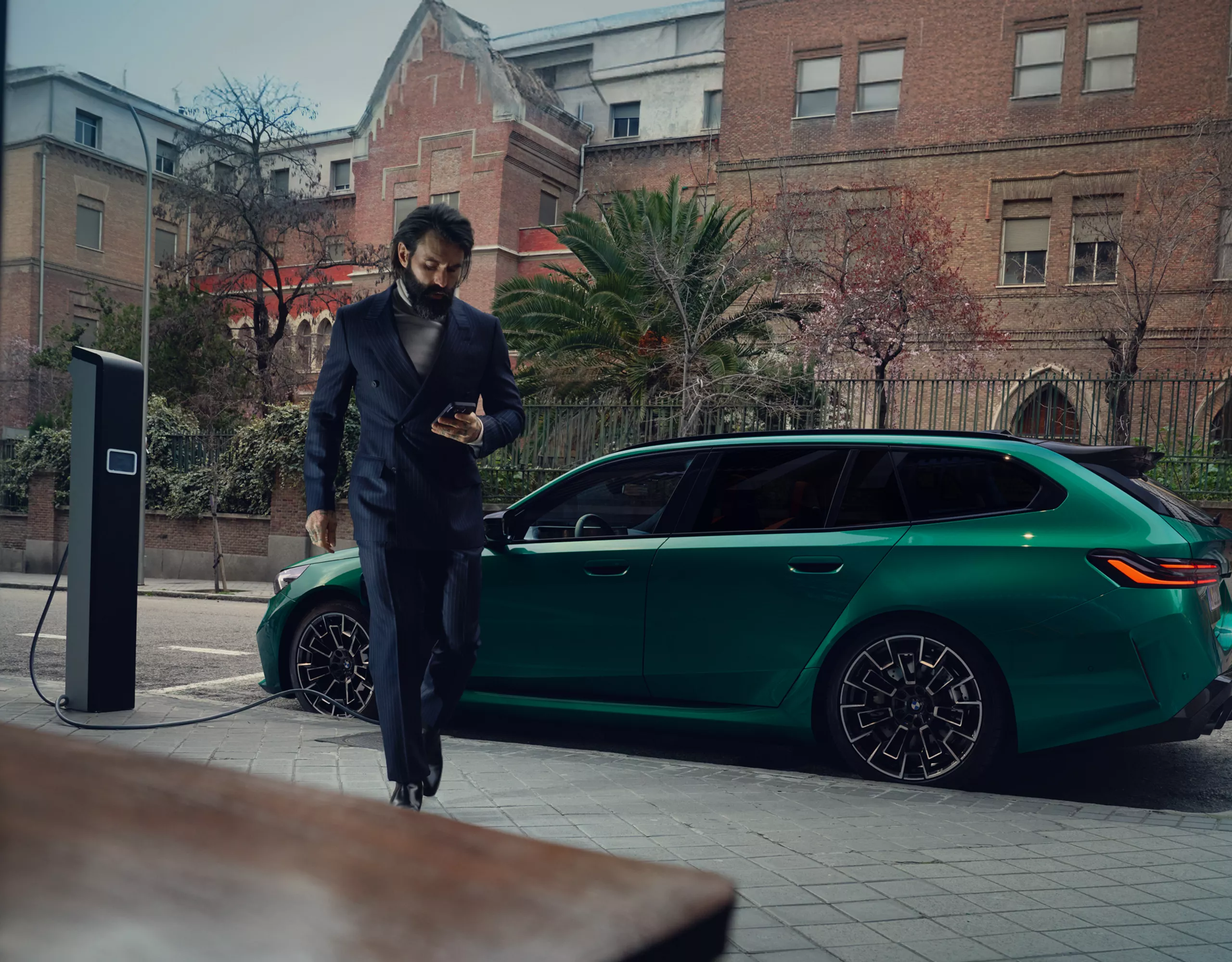 Öffentliches Laden im BMW M5 Touring G99 