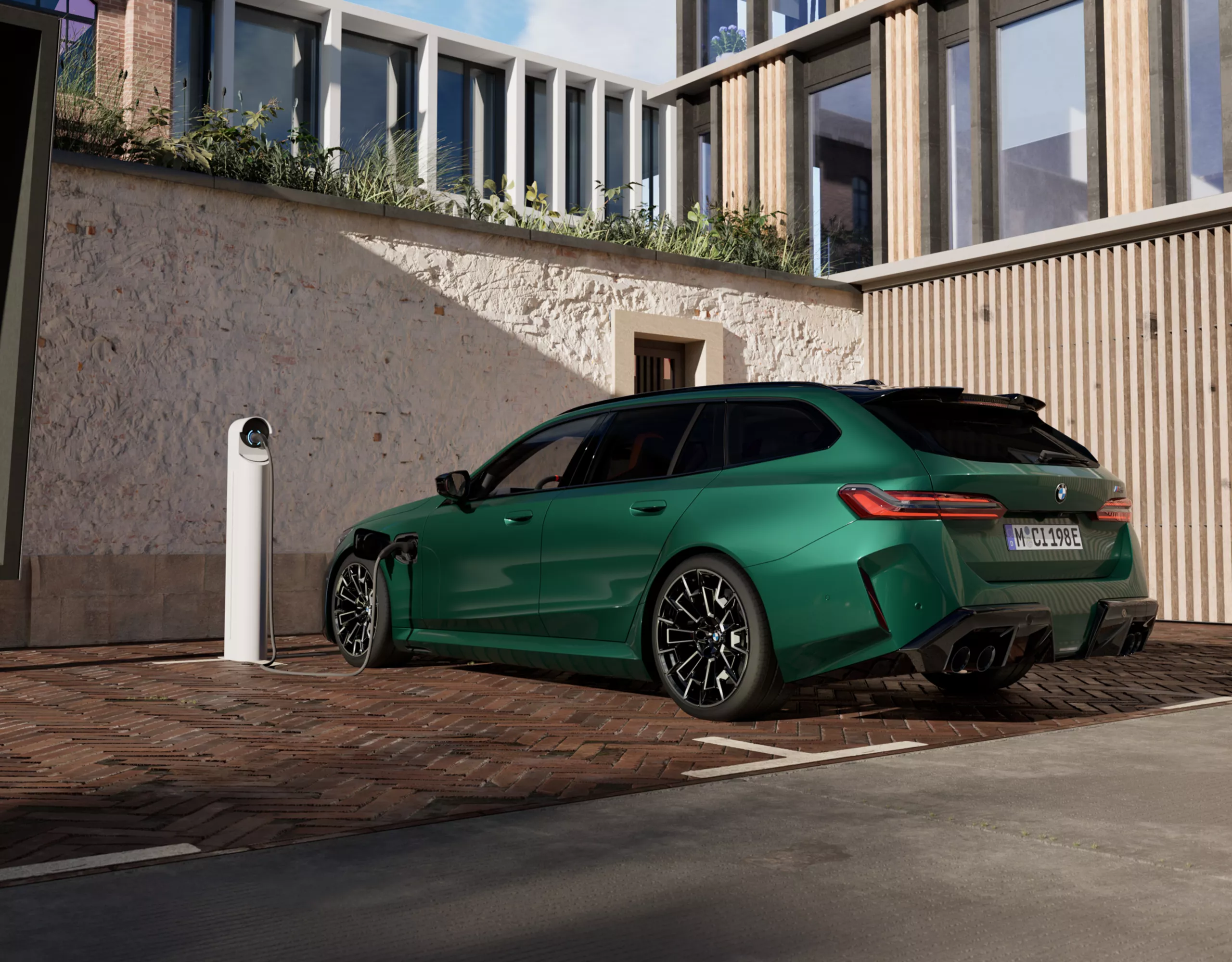 Connected Home Charging BMW M5 Touring G99 