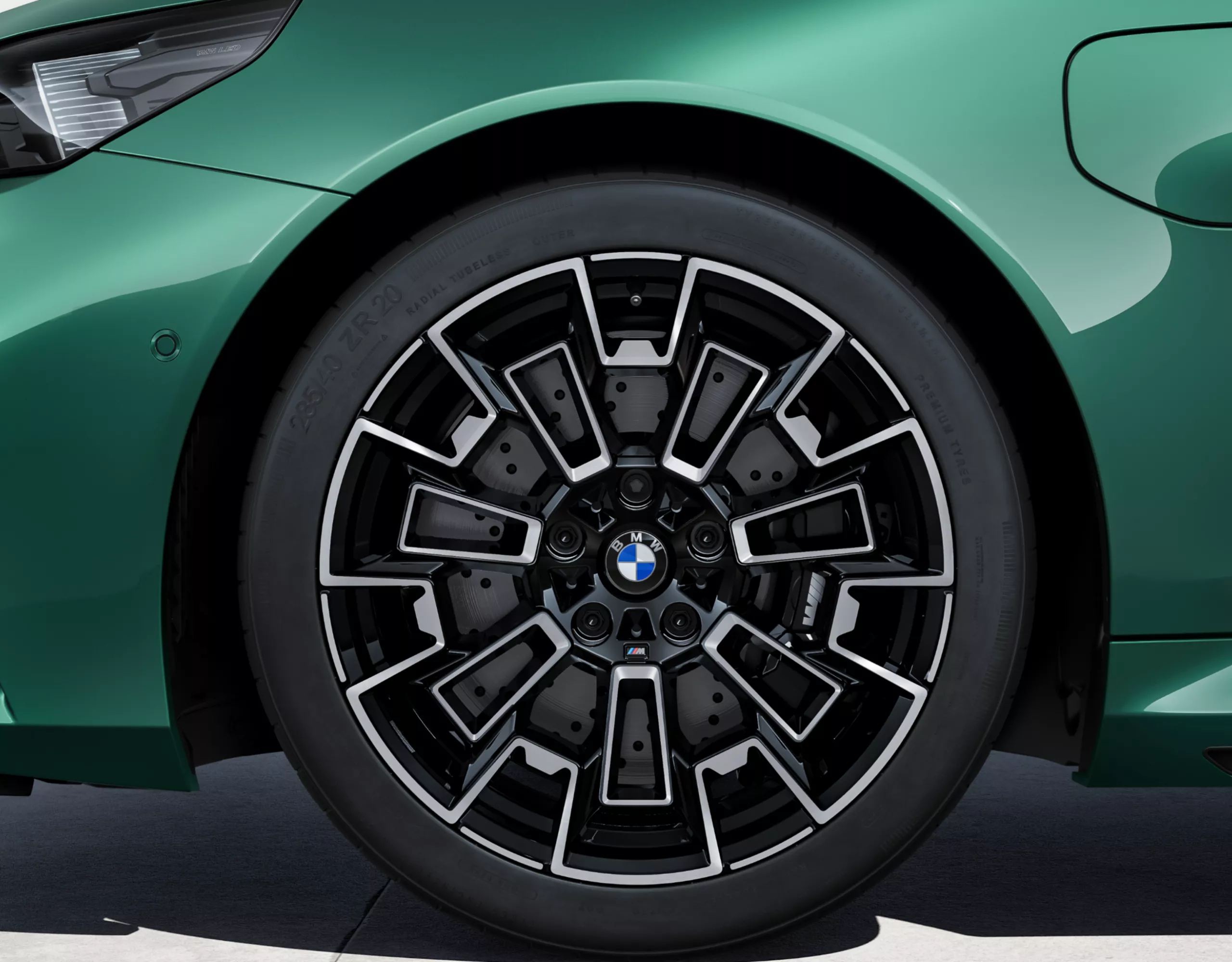 BMW M5 Touring 20“/21“ M Leichtmetallräder Doppelspeiche 952 M Schwarz mit Mischbereifung und Sportreifen
