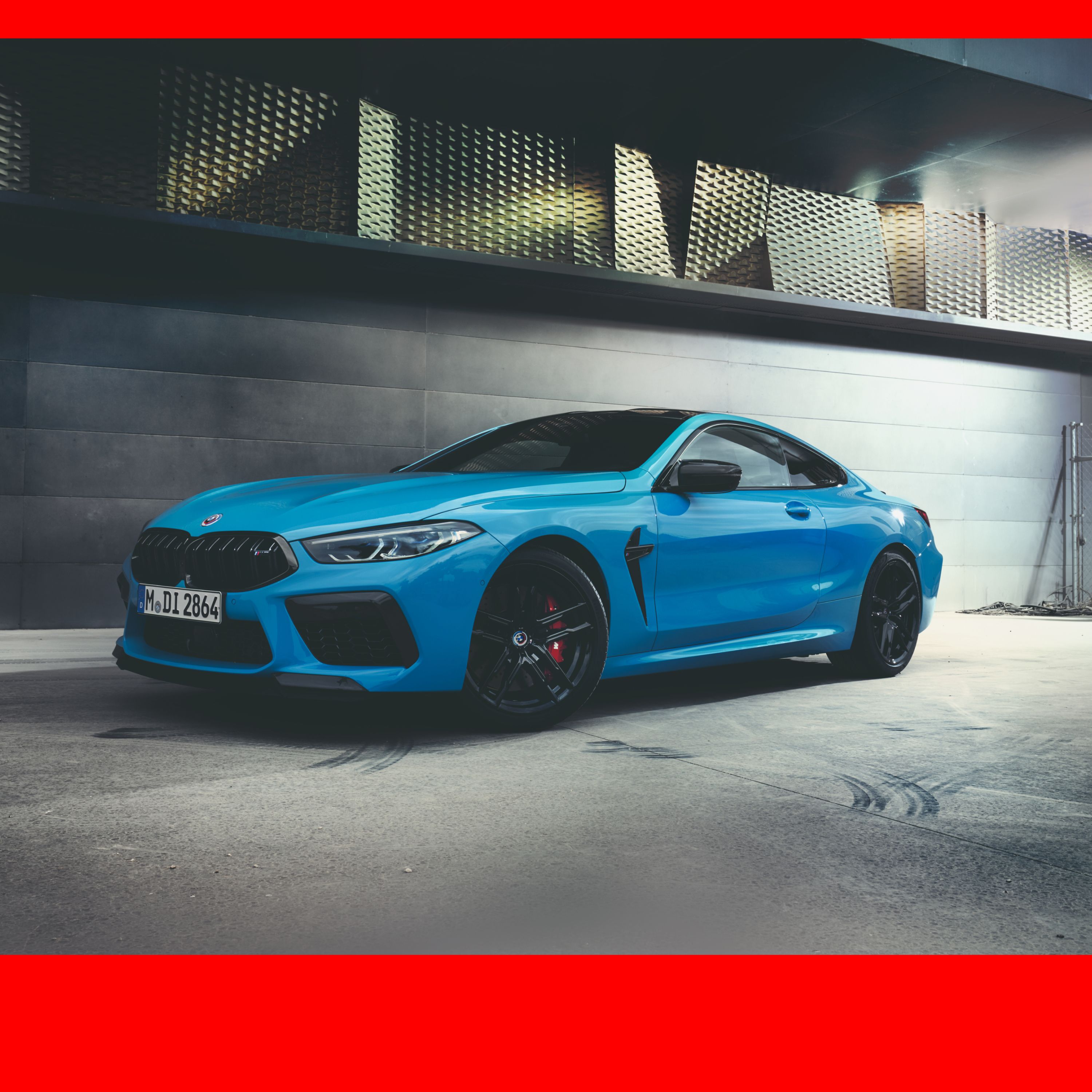 BMW M8 Competition クーペ（ F92 ）：斜めからのフロントビュー