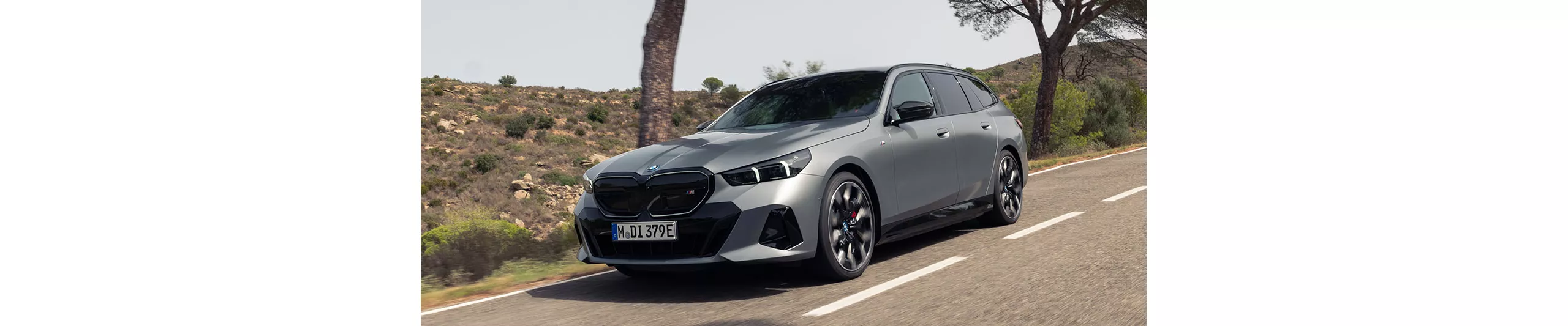 BMW i5 M60 xDrive ツーリング