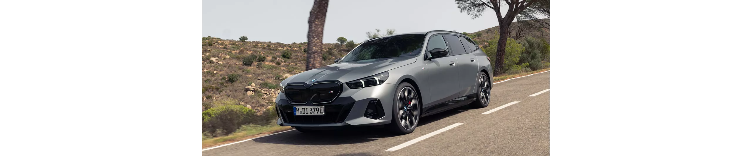 BMW i5 M60 xDrive ツーリング