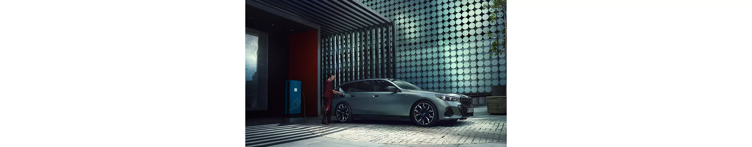 BMW i5 M60 xDrive ツーリング