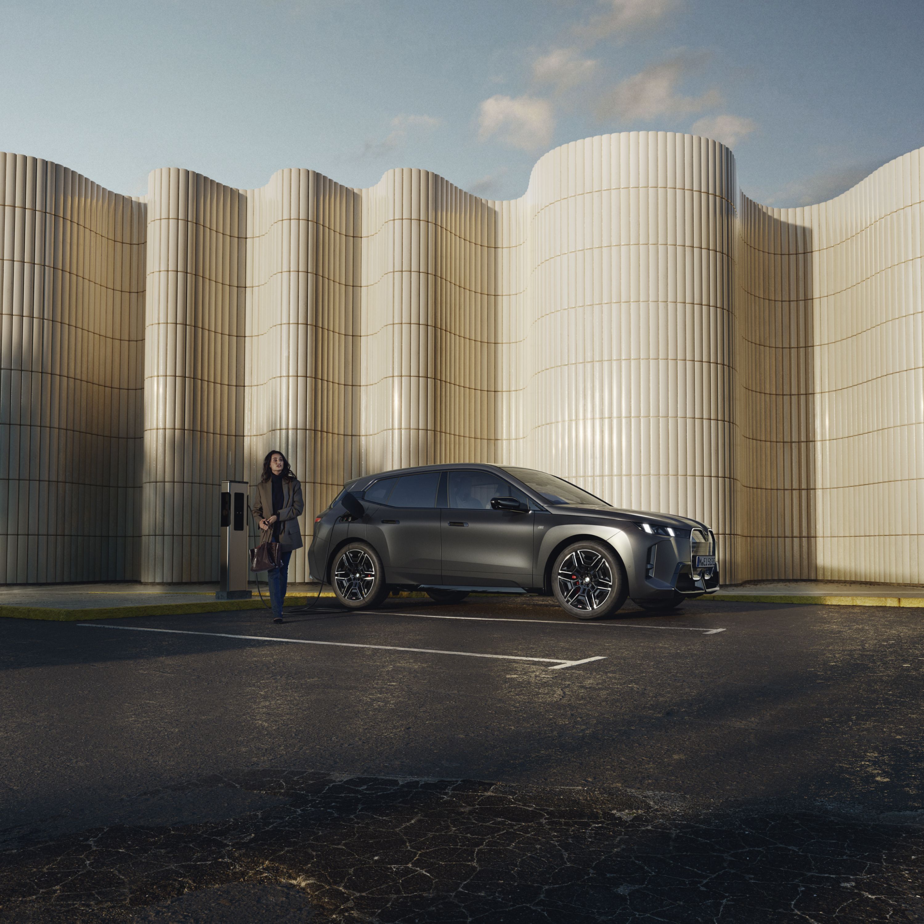 BMW iX M70, Public Charging