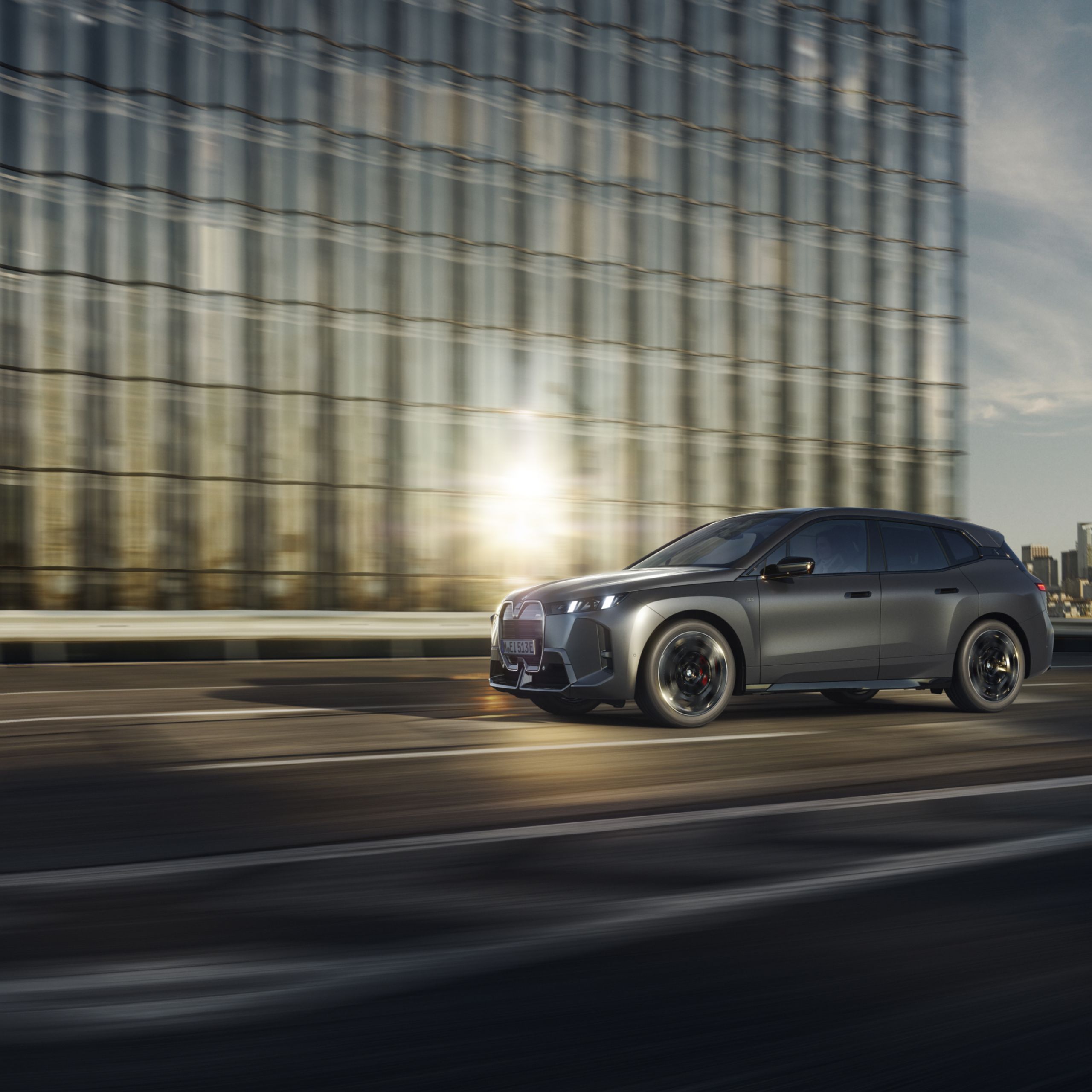 BMW iX M70 na pierwszy rzut oka