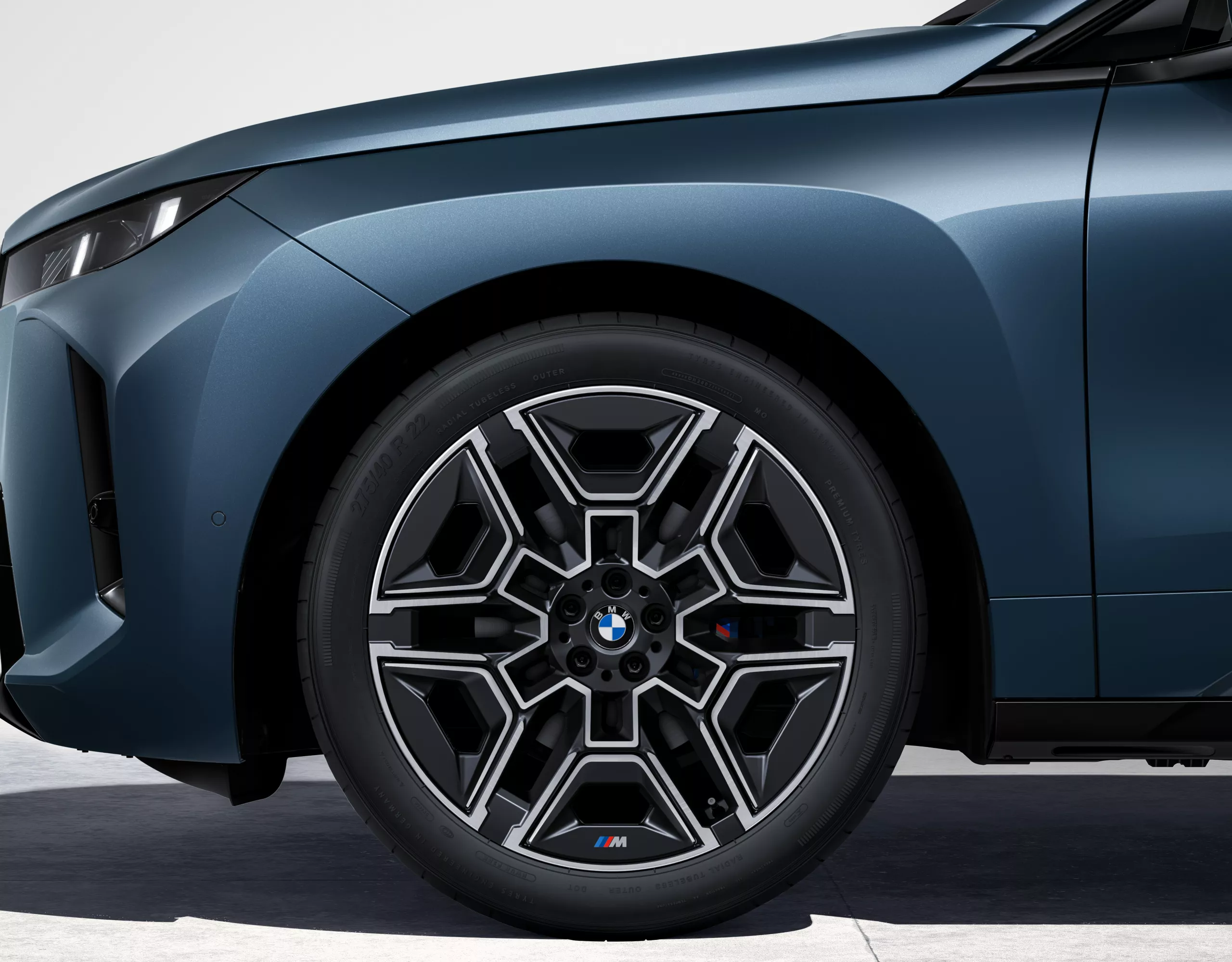 BMW iX 22" rims