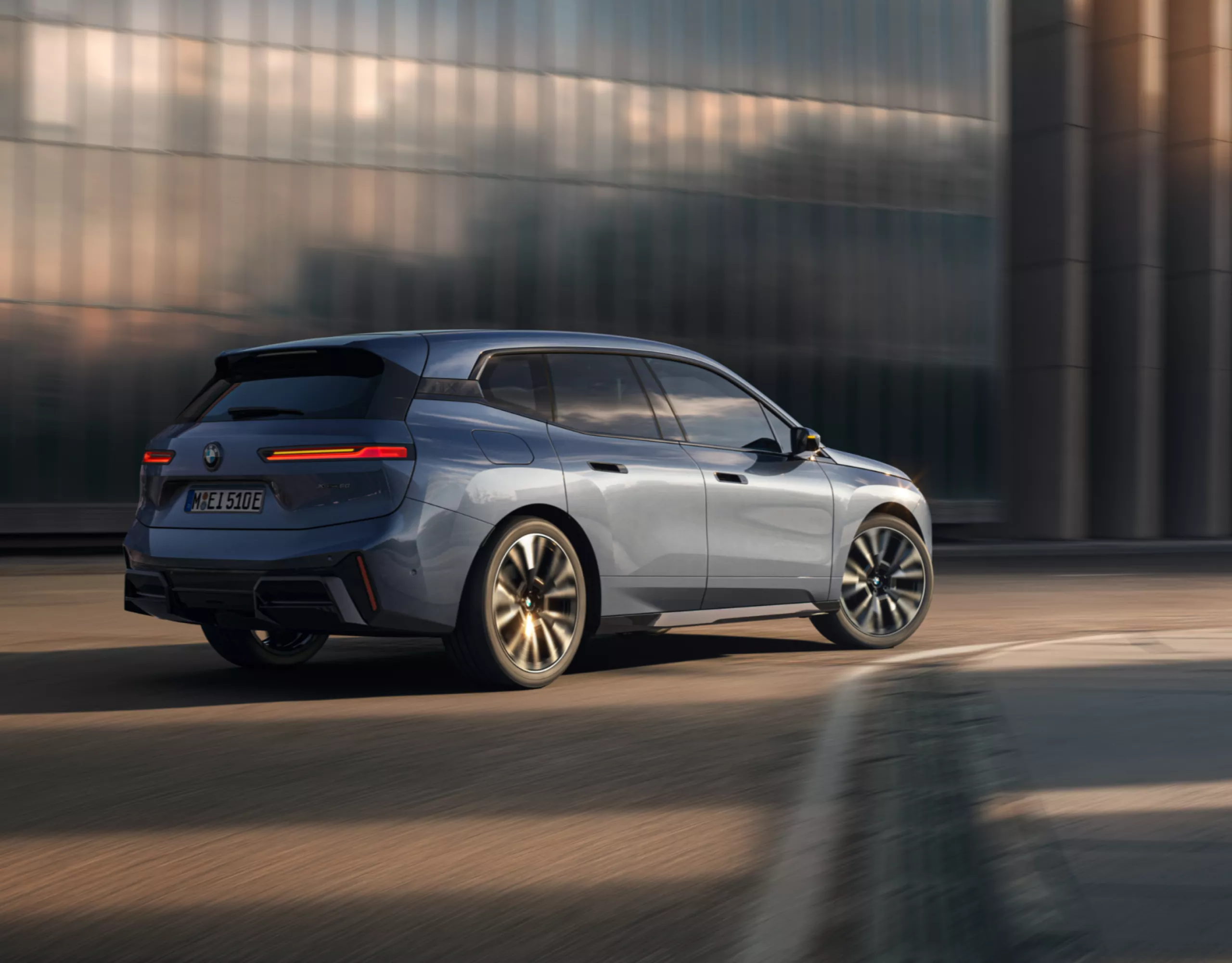 BMW iX Integral-Aktivlenkung