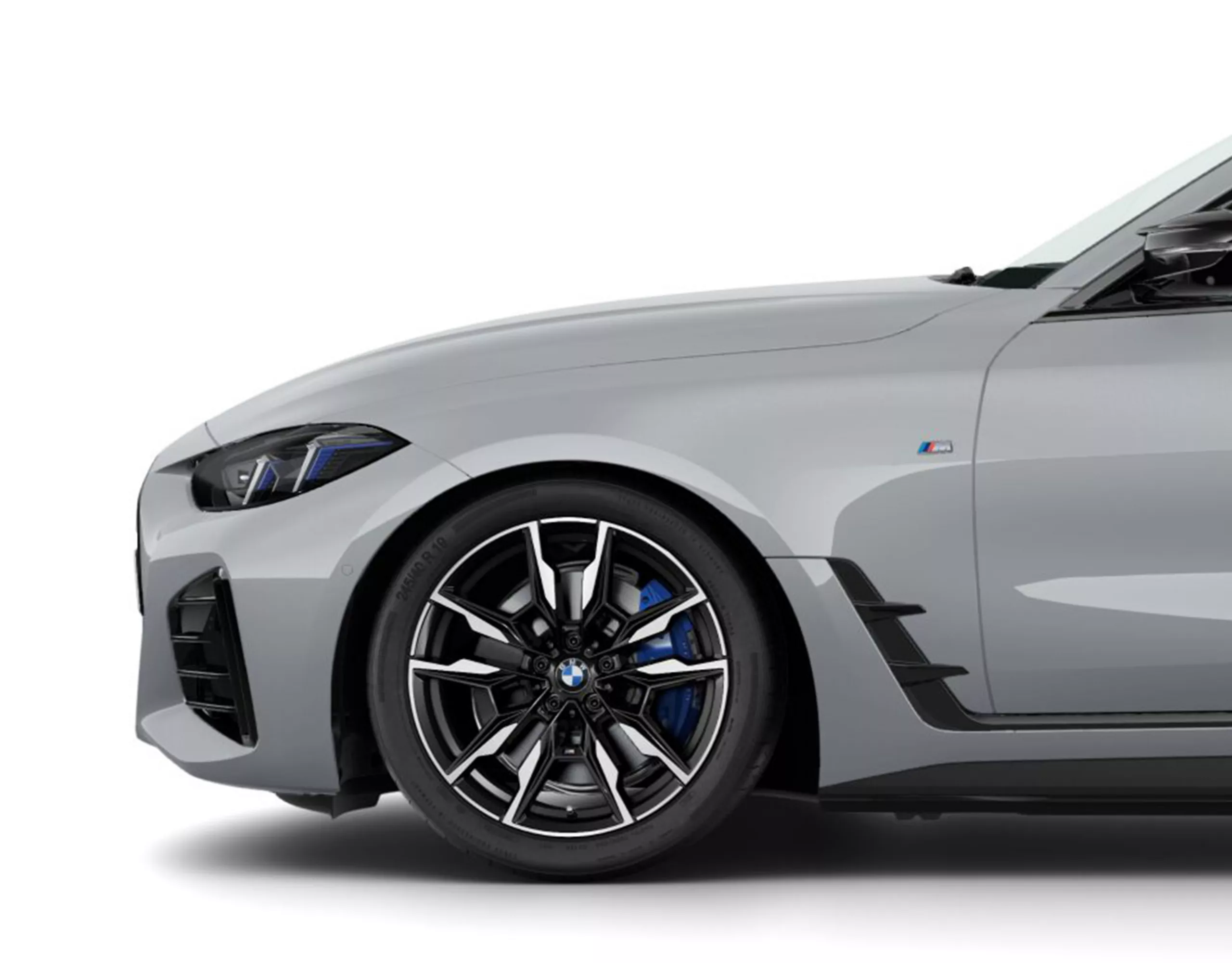 Freio M Sport em vermelho de alto brilho do BMW i4 M50 xDrive.