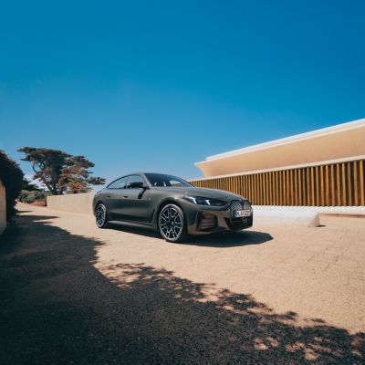 BMW i4 Gran Coupé black front view