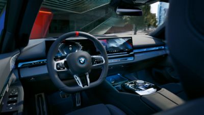 BMW i5 M60 xDrive Touring grey interior 