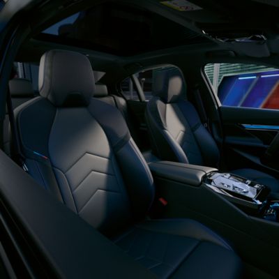 BMW i5 M60 xDrive red interior 