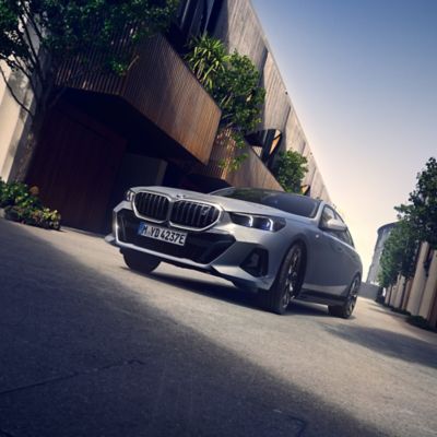 BMW i5 grey front view