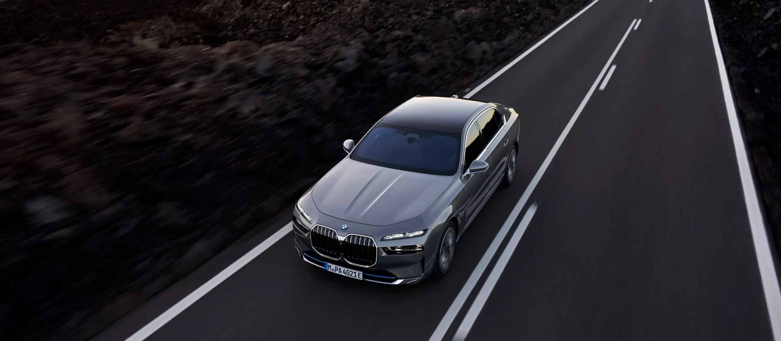 BMW i7