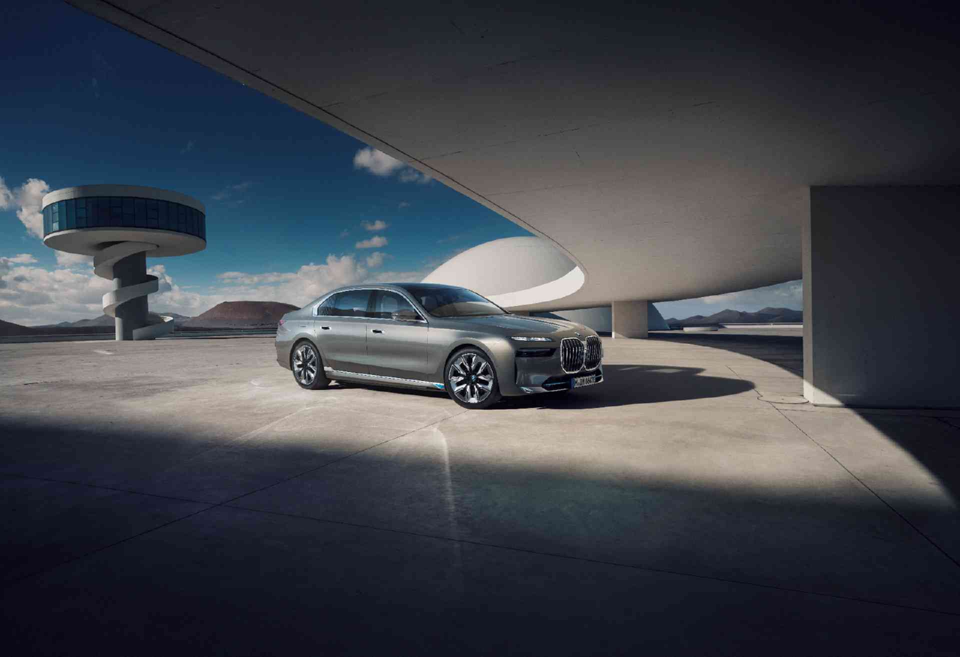 BMW i7