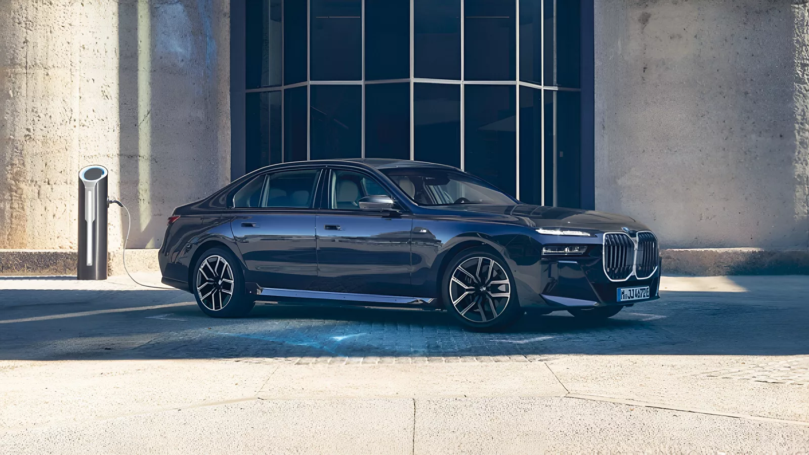 BMW i7