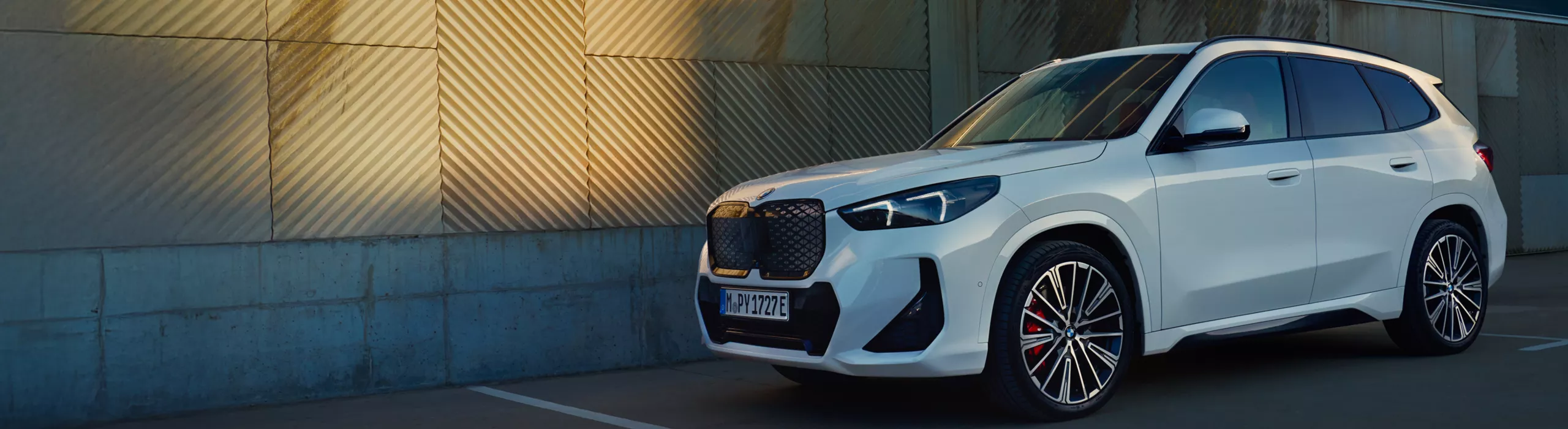 BMW iX1：エクステリア（リヤ・ビュー）