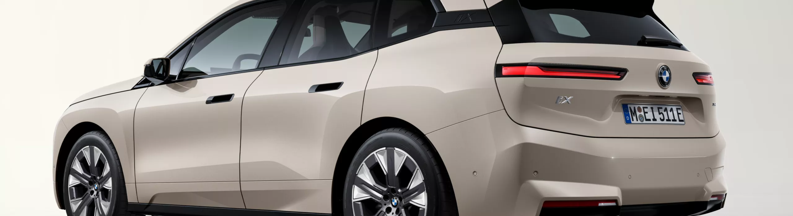  BMW iX image performance