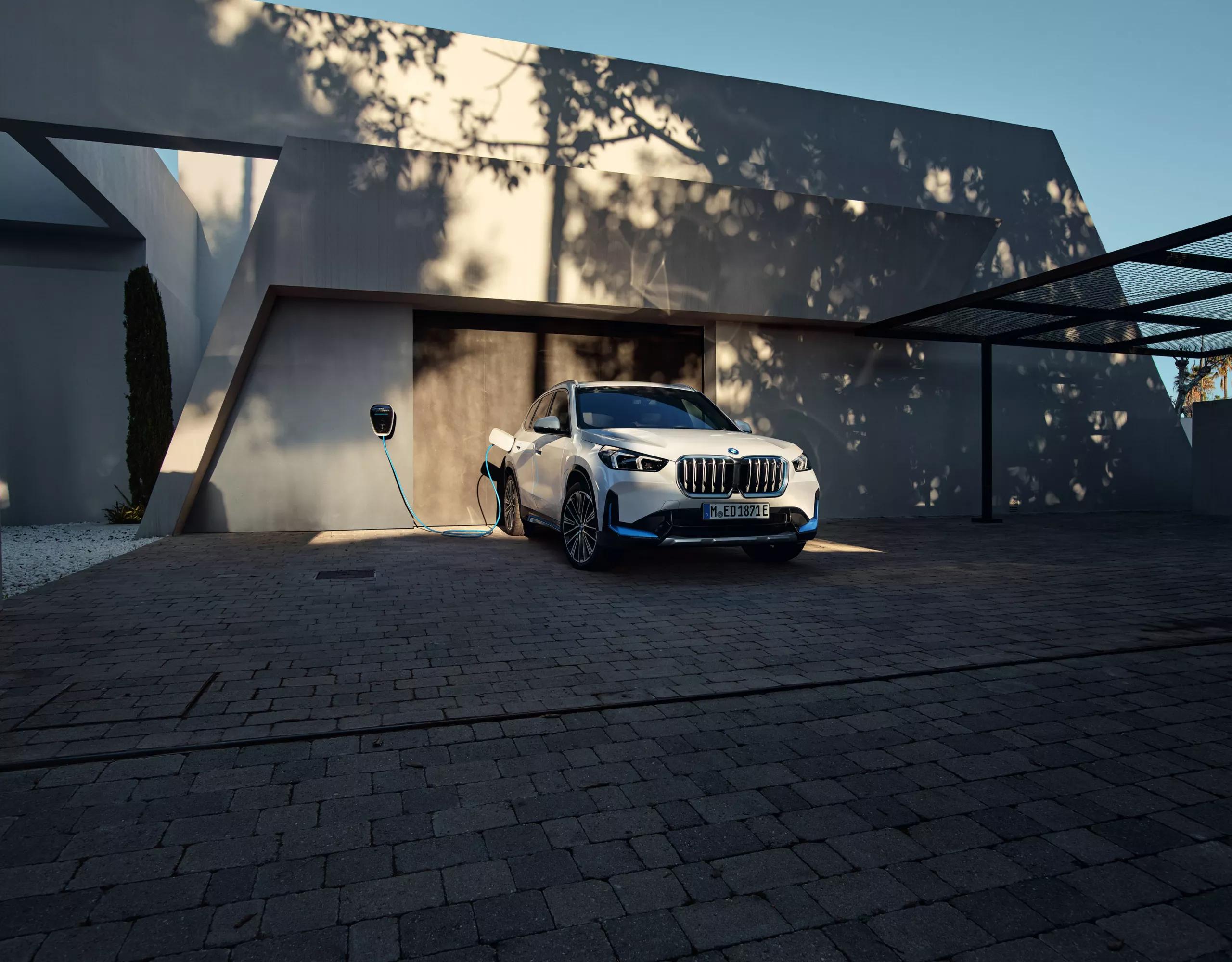 BMW iX1