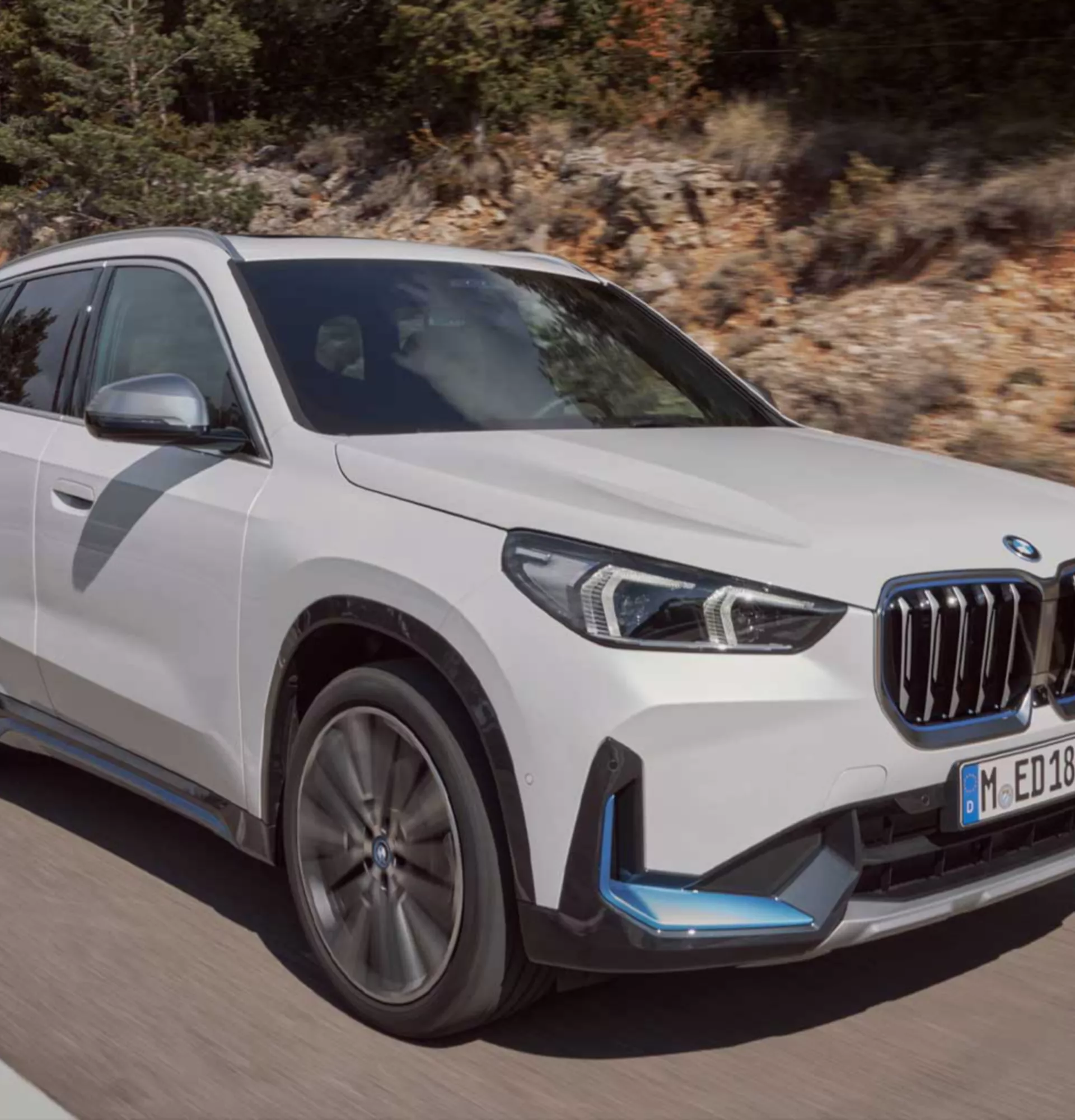 BMW iX1 white front view