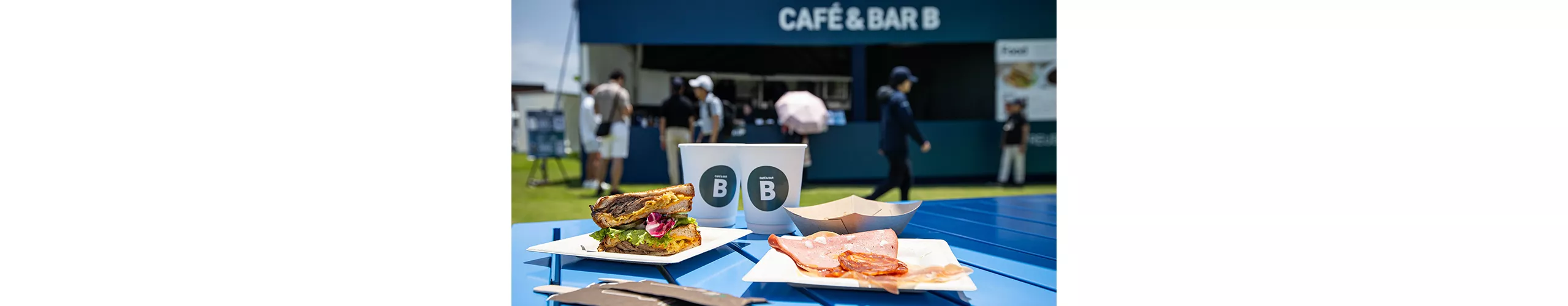 CAFÉ & BAR B 出店