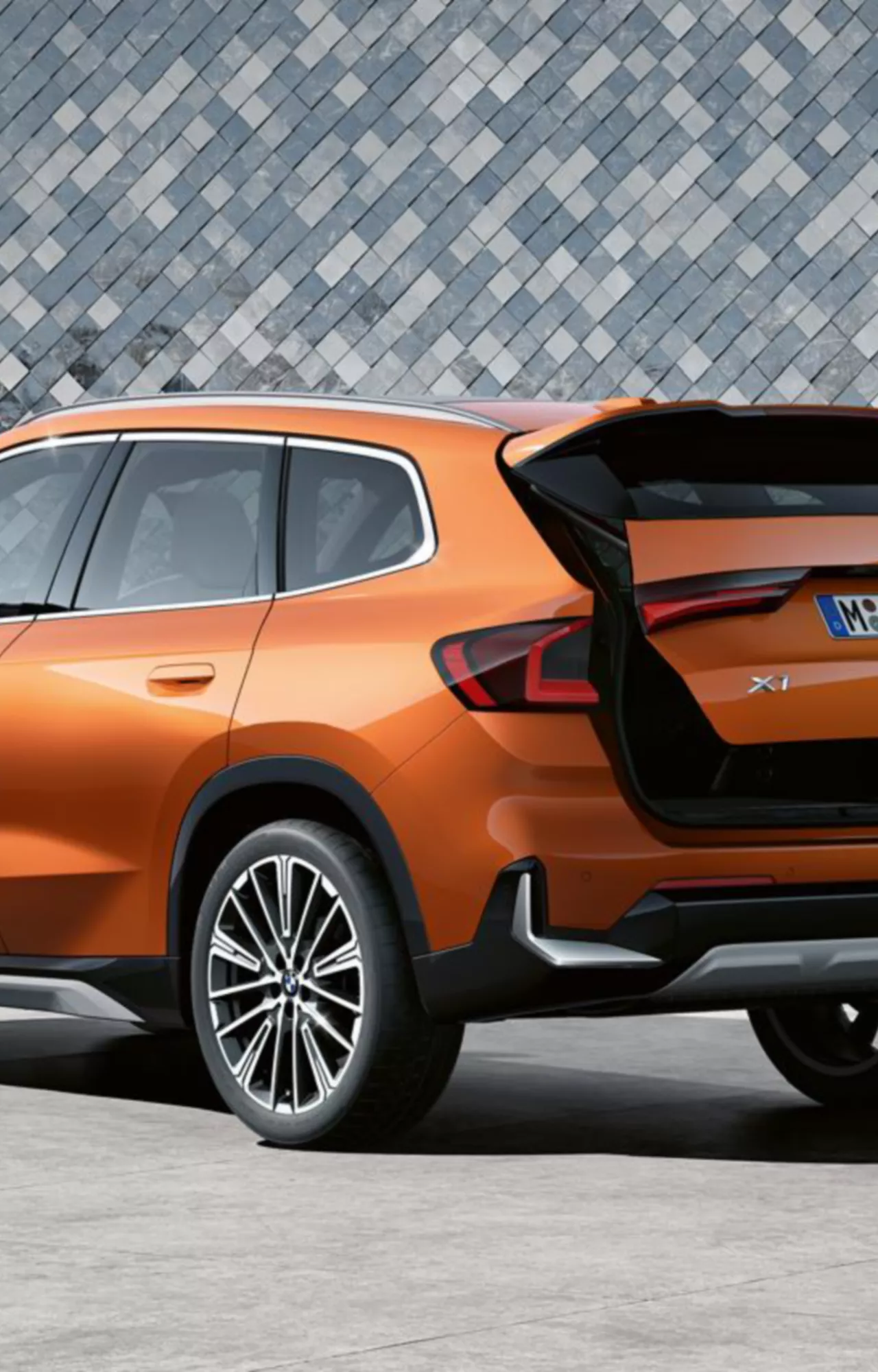 BMW iX1 Trailer tow hitch