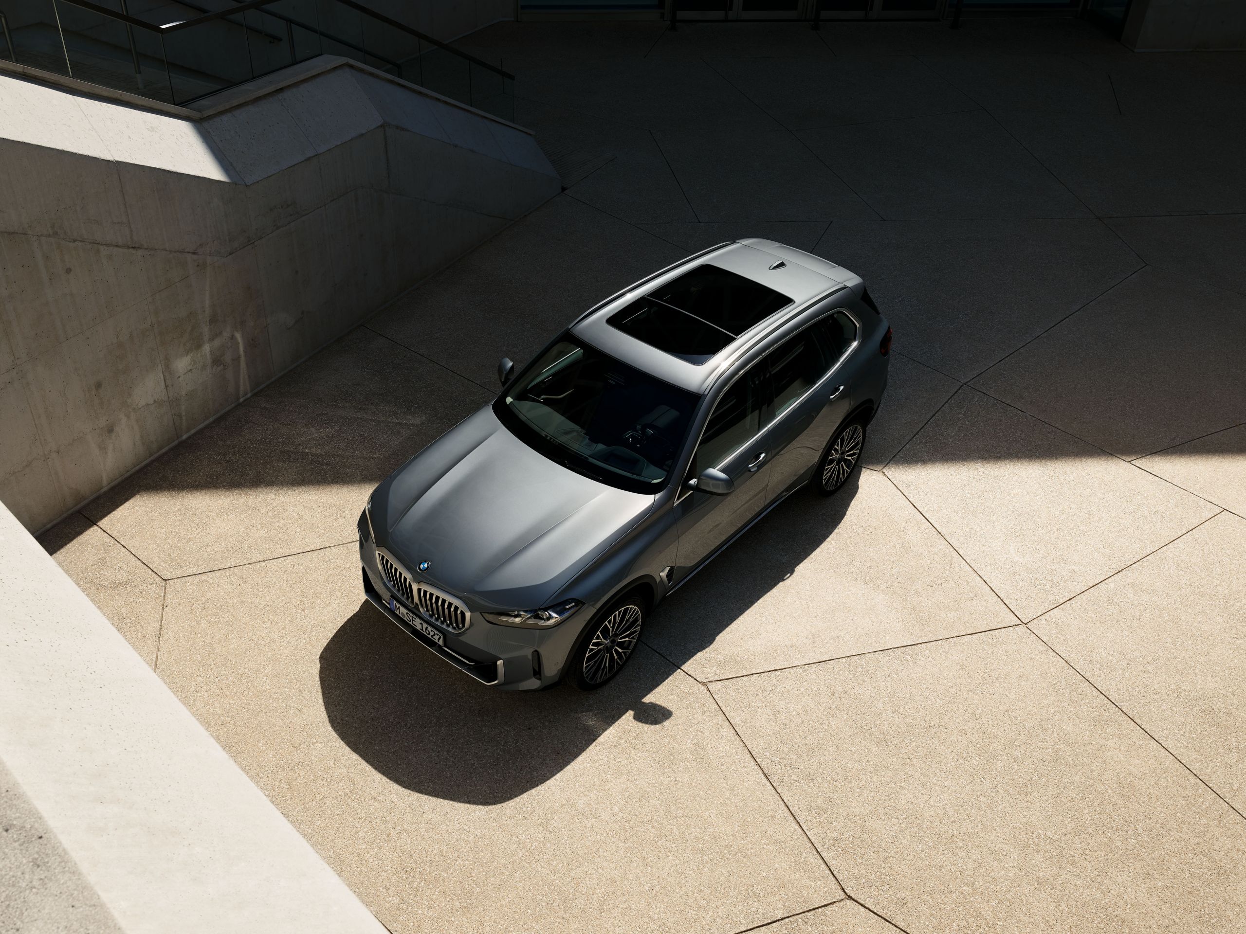 Спеціальні умови кредитування для BMW X5 від AWT Financial Services 