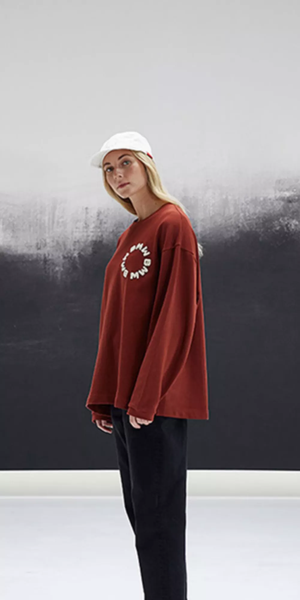 BMW Lifestyle Shirt in white with the drawing of a BMW Z1 as a motive