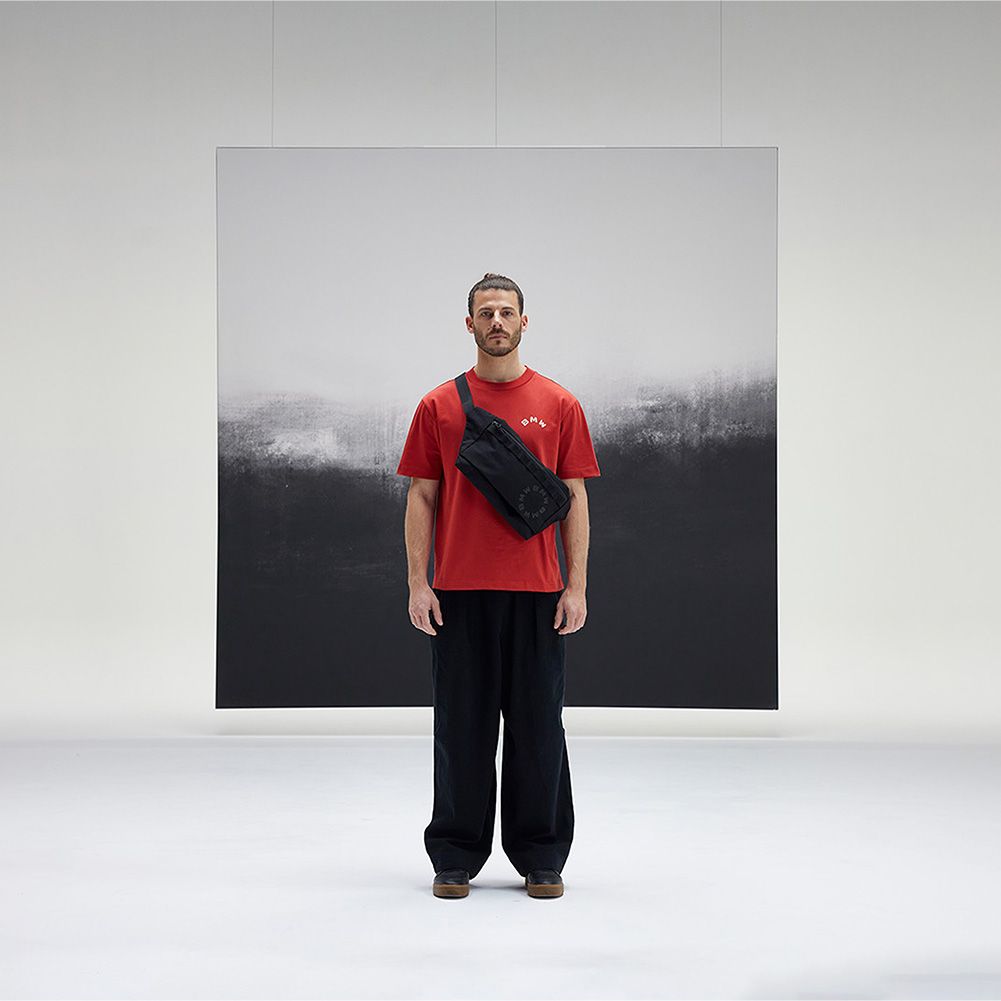 BMW Lifestyle shirt in black with large, white Z1 lettering on the back and a black BMW Z1 on a red background depicted below