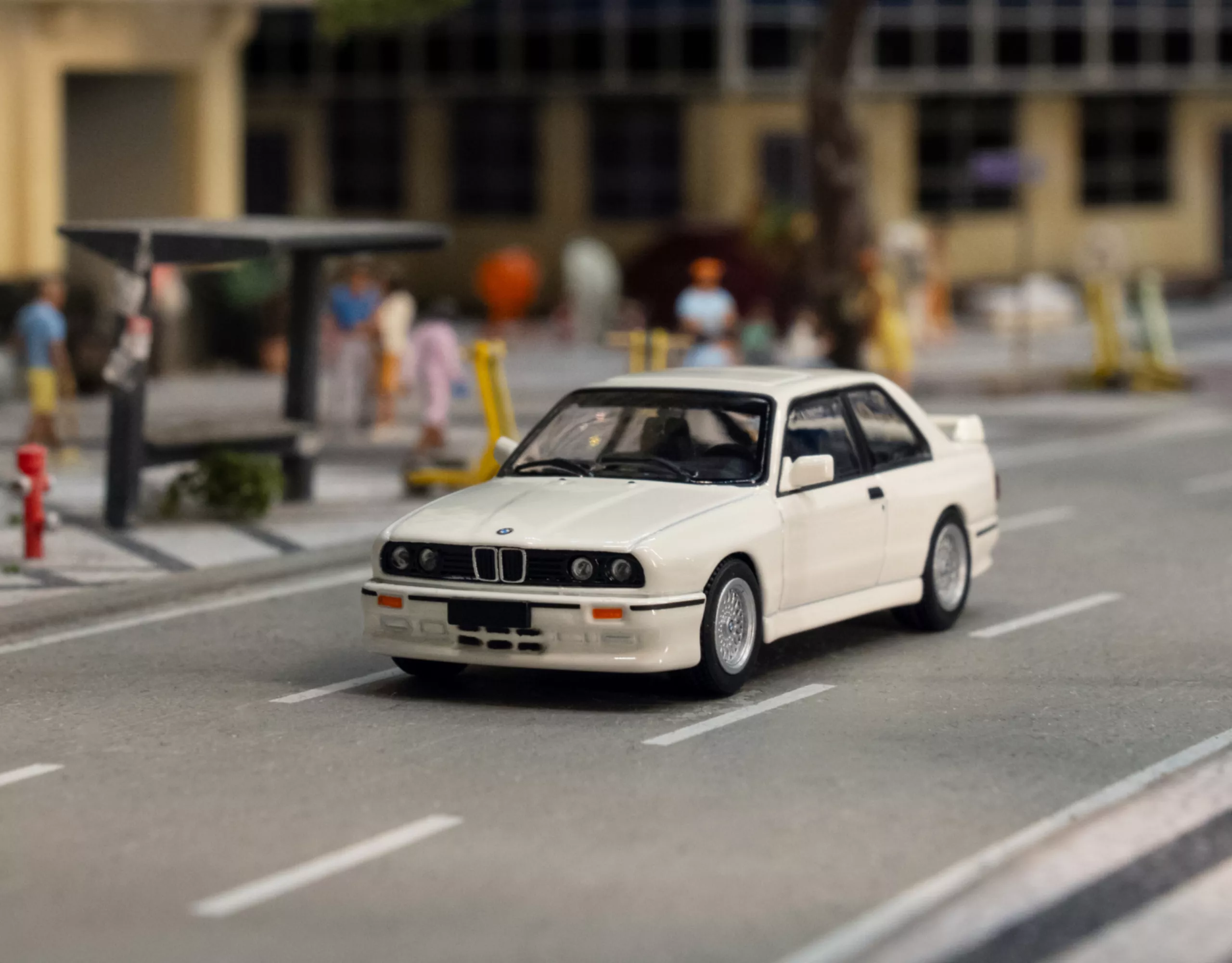BMW Lifestyle Miniature of a white BMW 3 Series E30