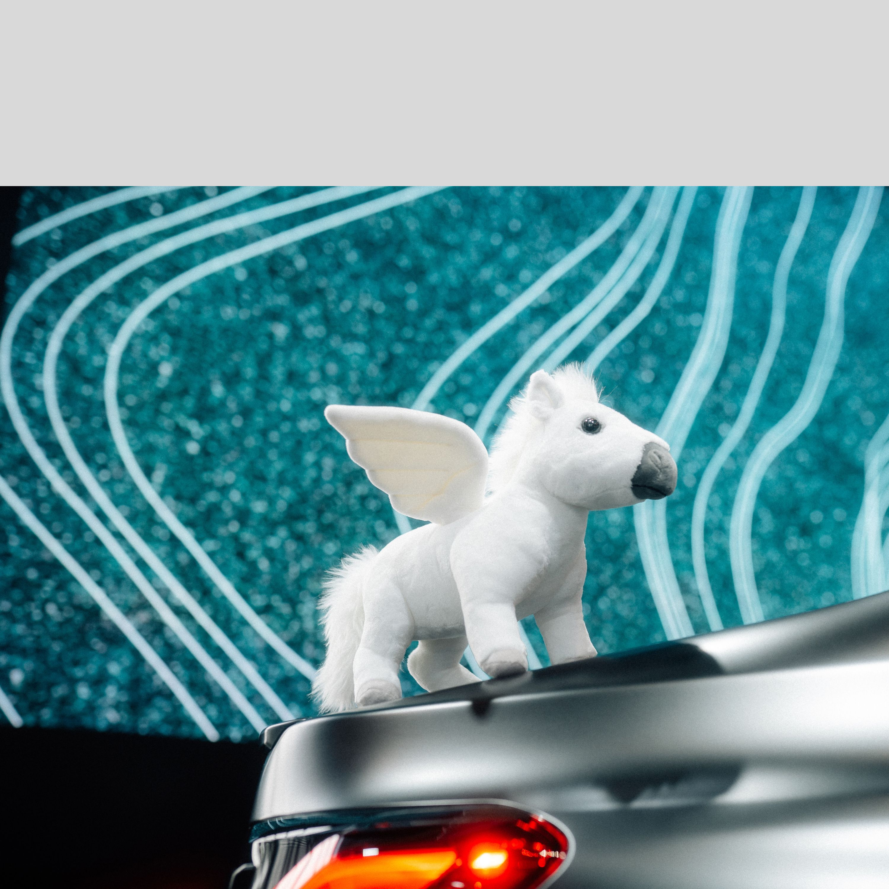 Pegaso BMW di peluche bianco per bambini BMW Lifestyle