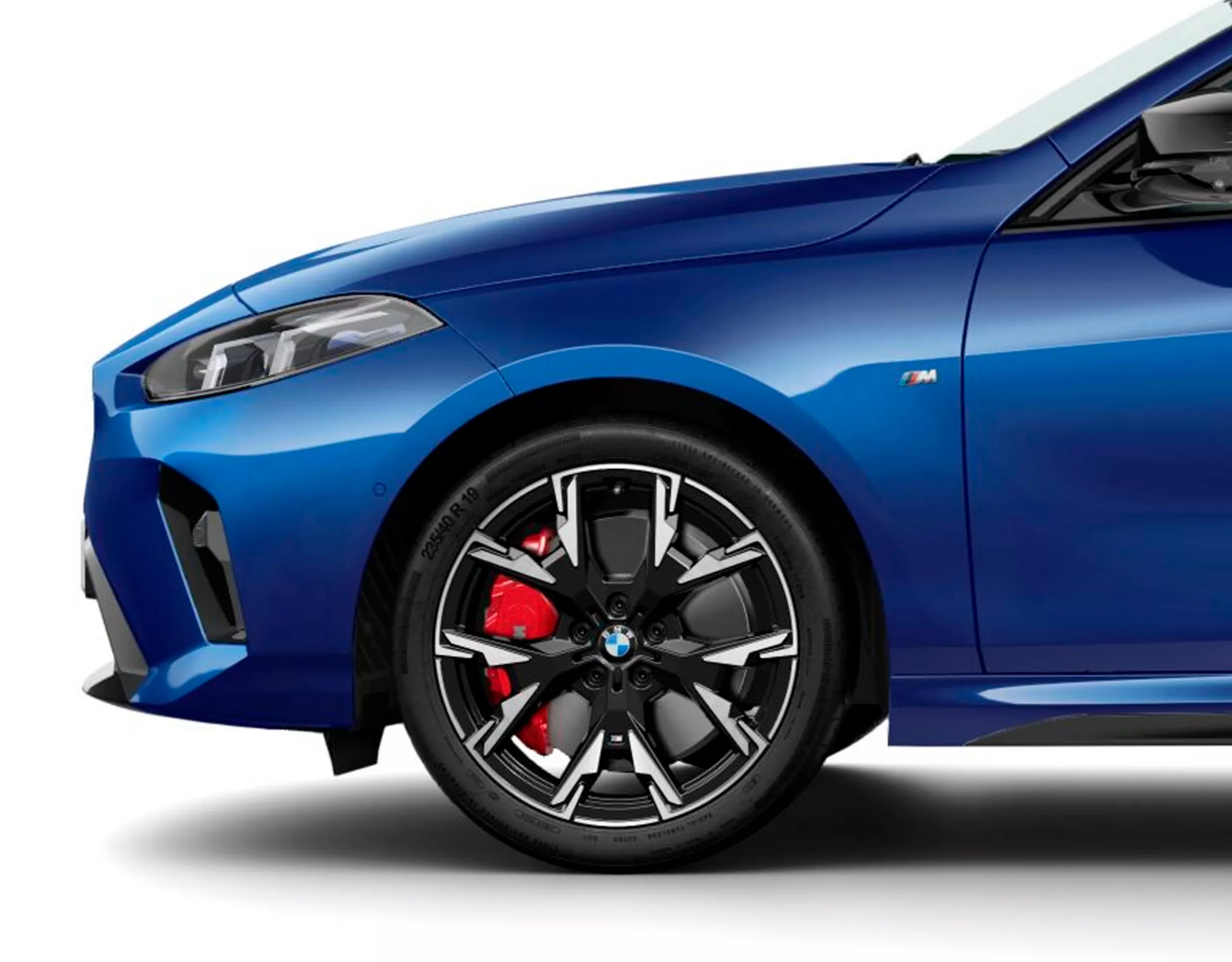 M Sport braking system, red high-gloss BMW M135