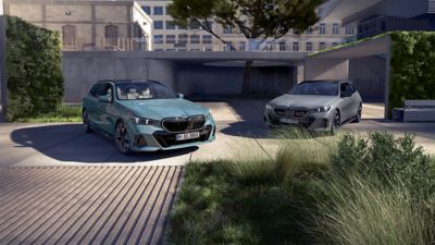 BMW M5 Touring green front view