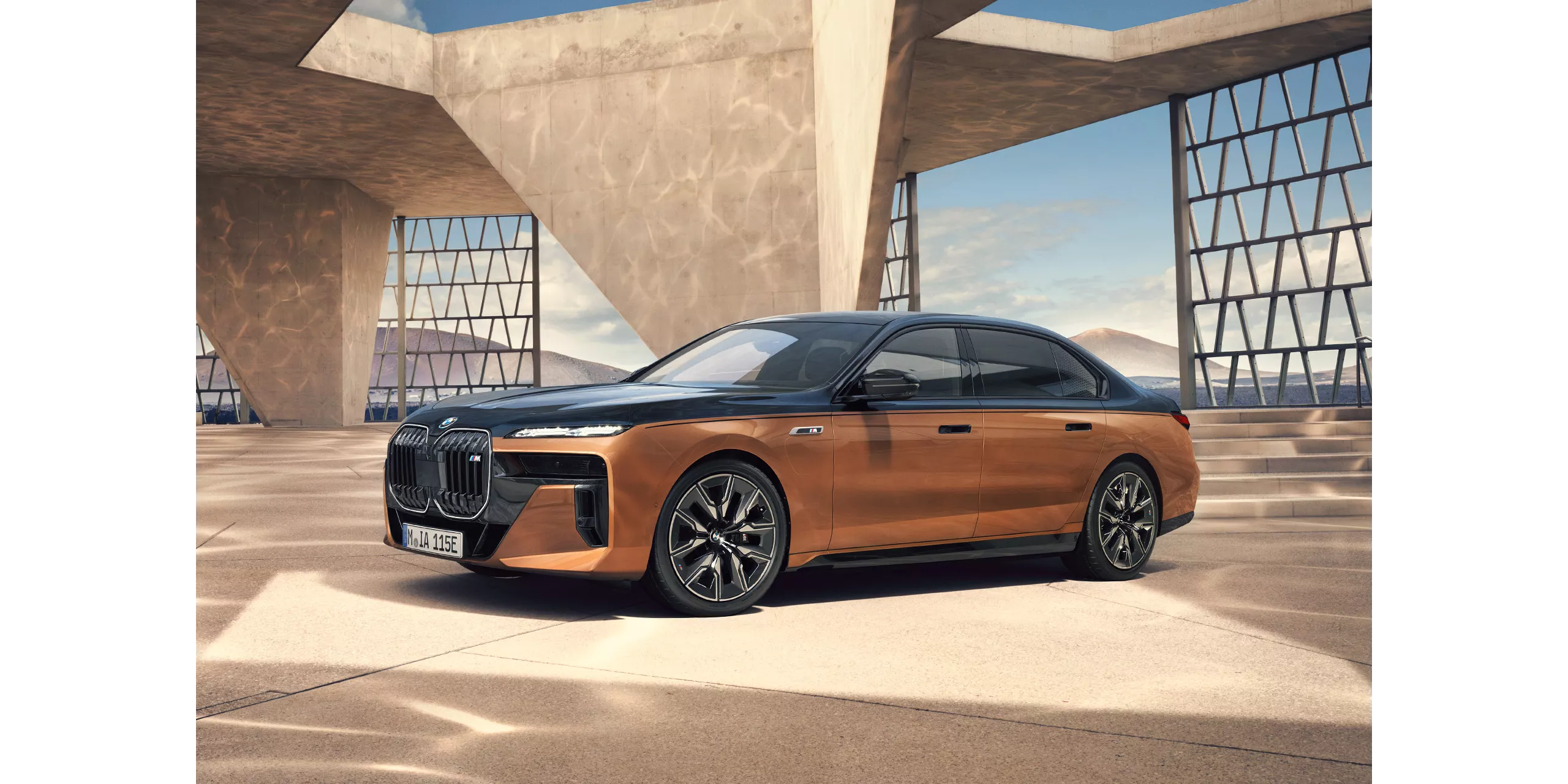 BMW i7 M70