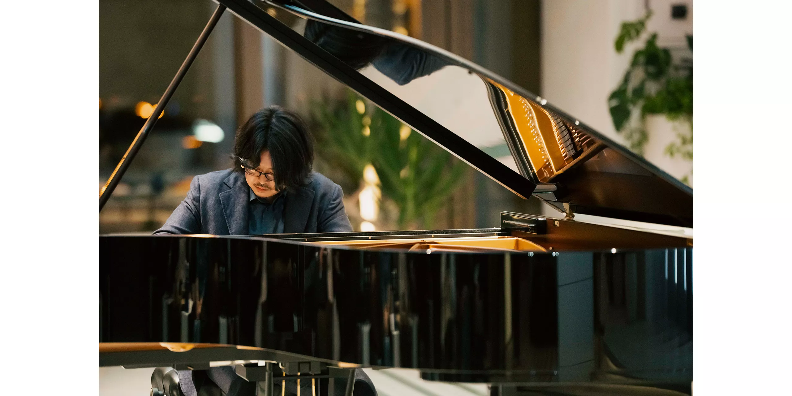 鮮烈な音色とともに、空間は珠玉のホールへと変わる。