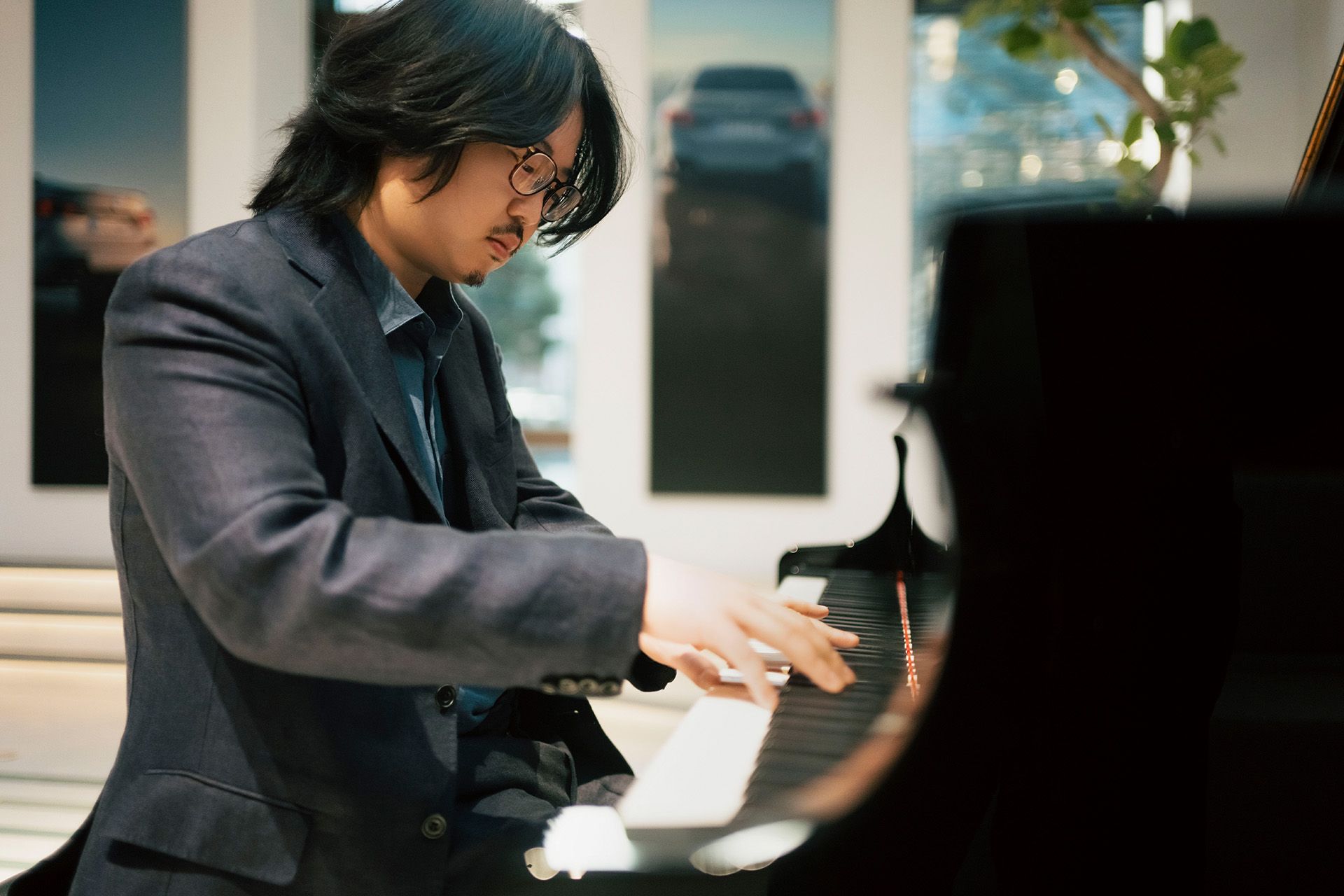 間近で生み出される芸術を、全身で感じる至福の時間。