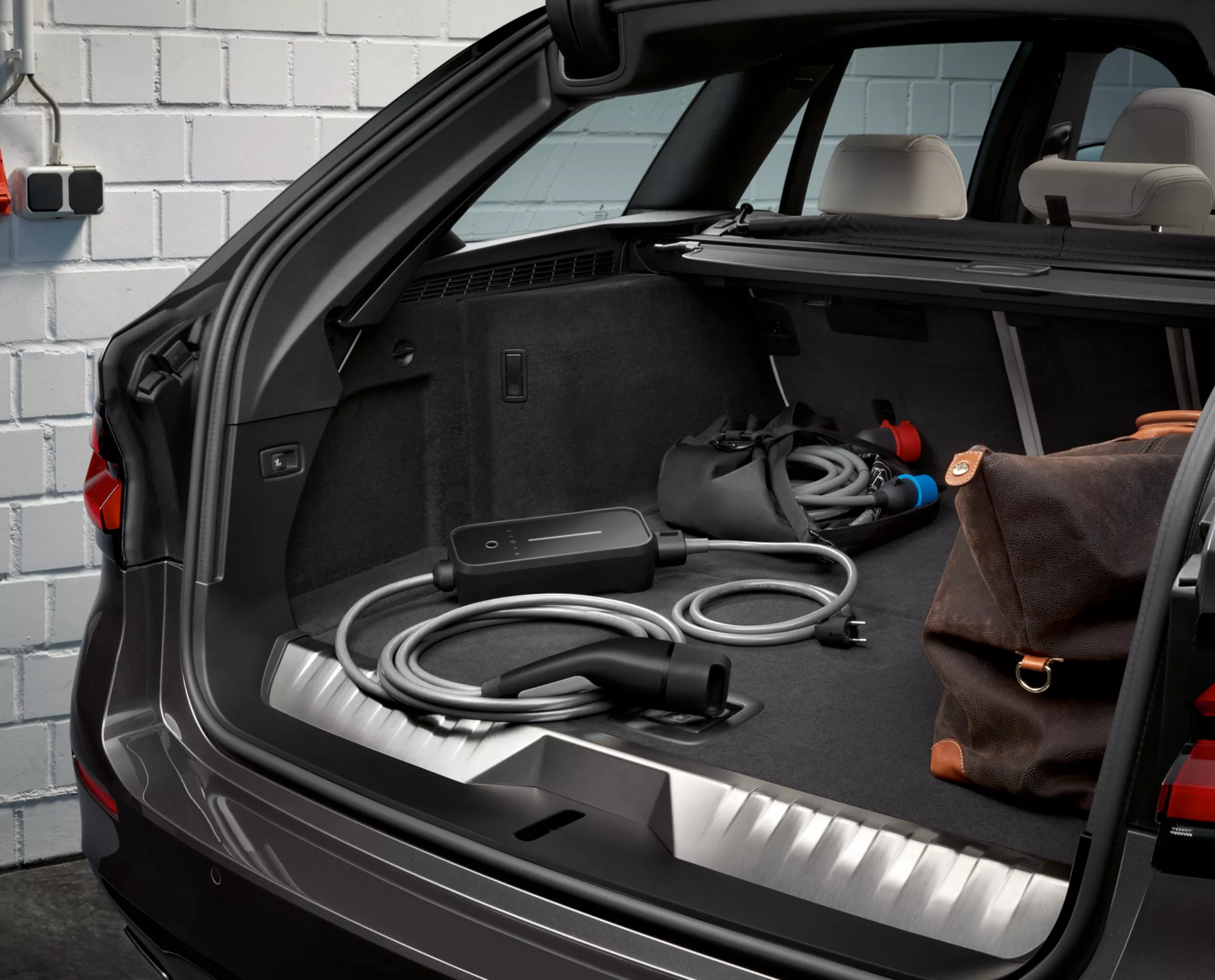 Genuine BMW accessories hub winter charging 