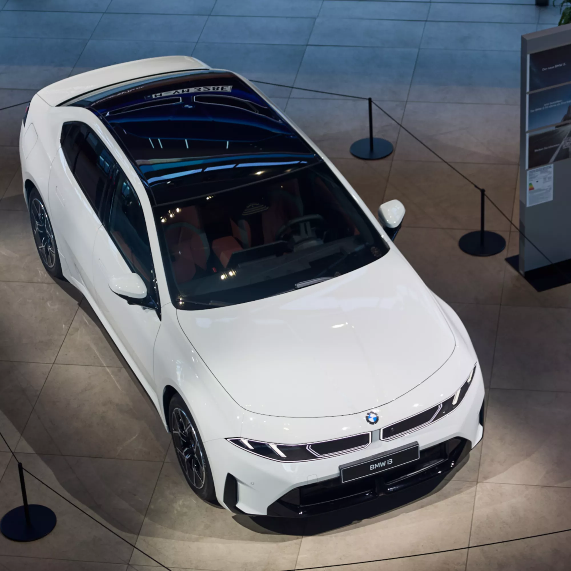 Weißer BMW i3 First Edition.