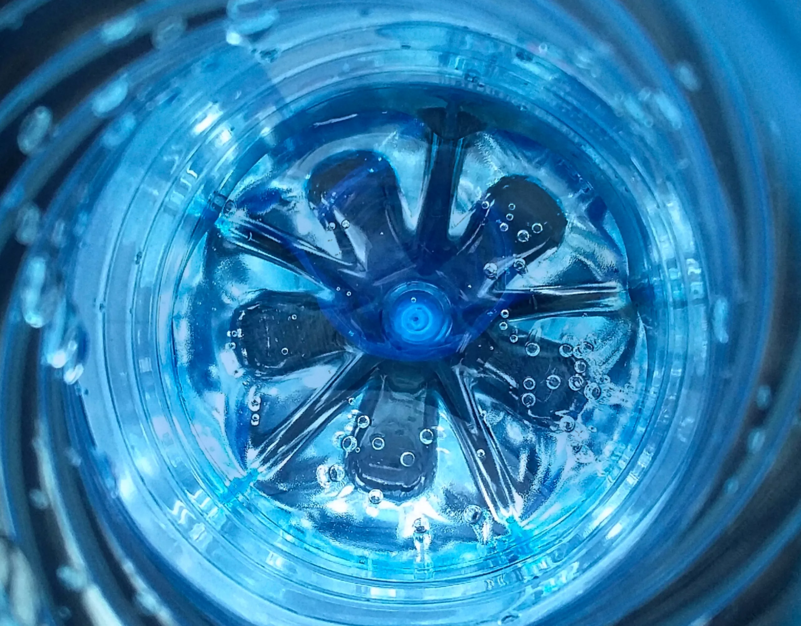 Zrównoważony rozwój BMW 2023 materiały z recyklingu tworzywo sztuczne z recyklingu