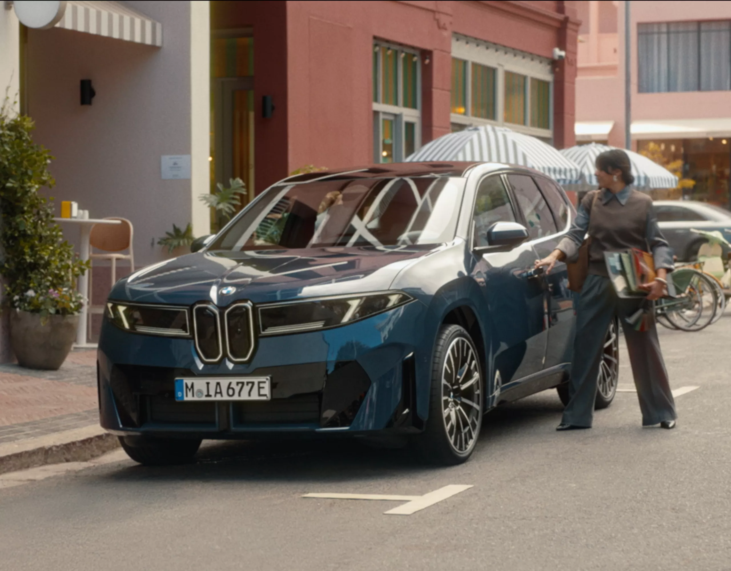 Technical animation with an explanation of BMW Symbiotic Drive. 