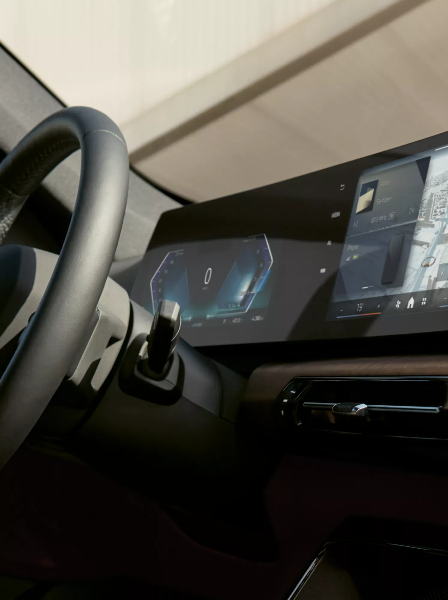 BMW iX1 Изогнутый дисплей