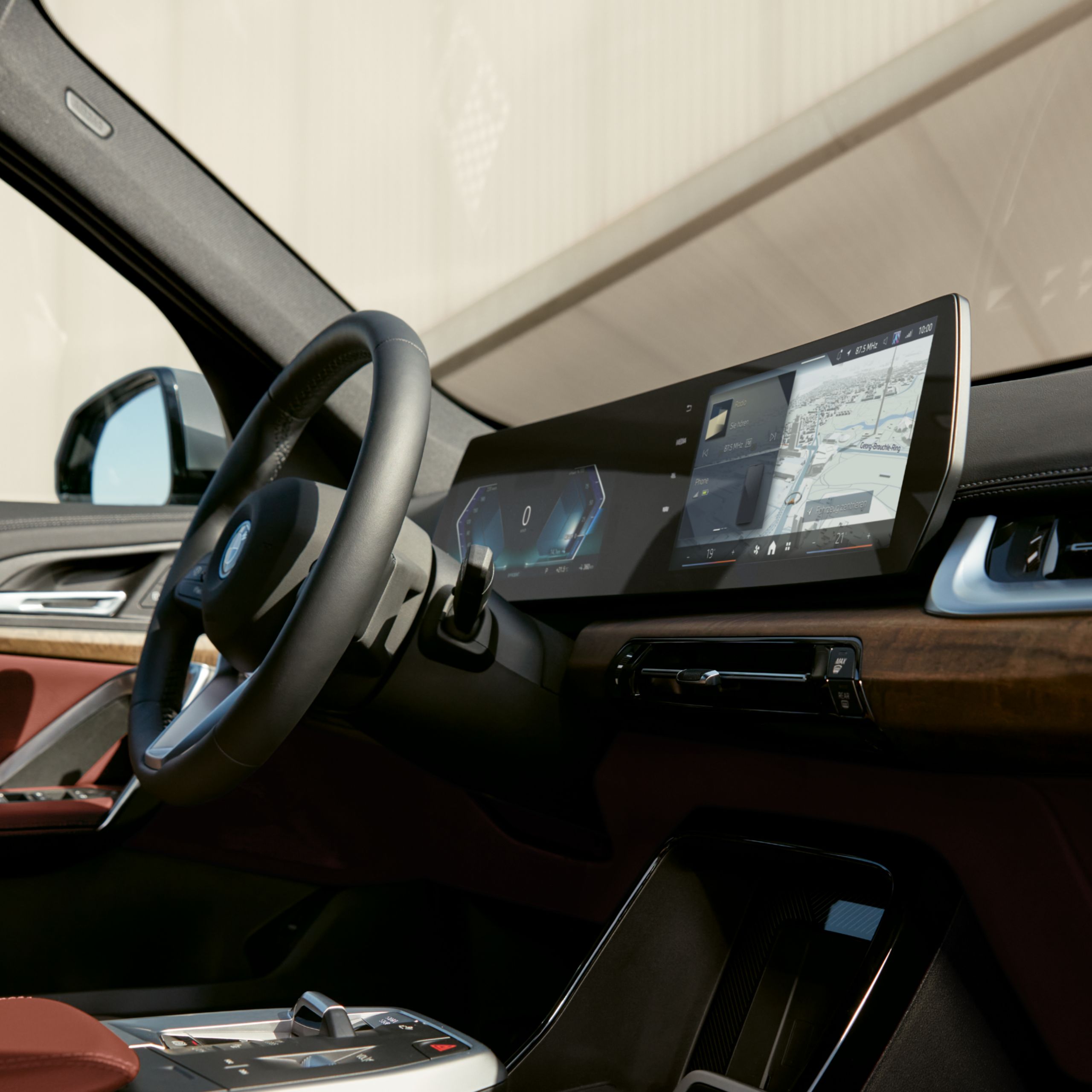 BMW iX1, kumer ekraan
