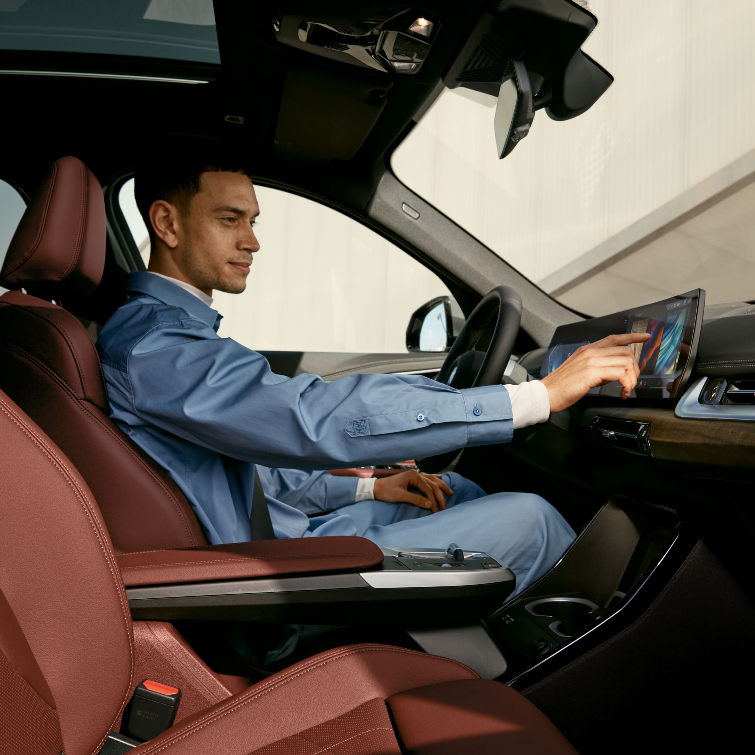 BMW iX1, IconicSounds Electric