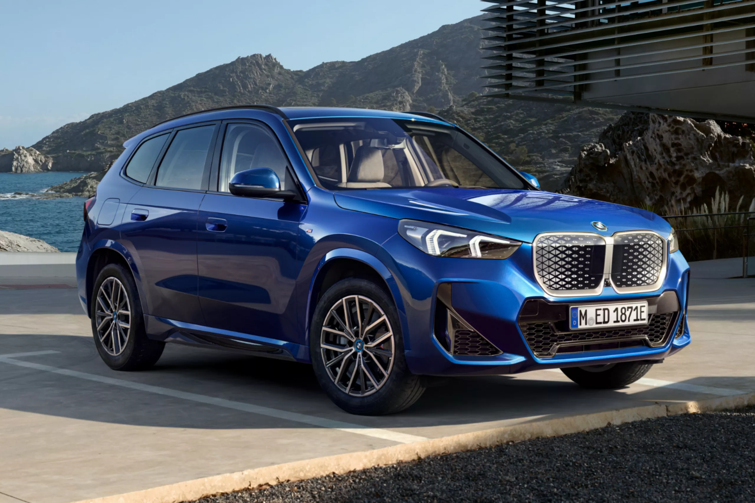 BMW iX1