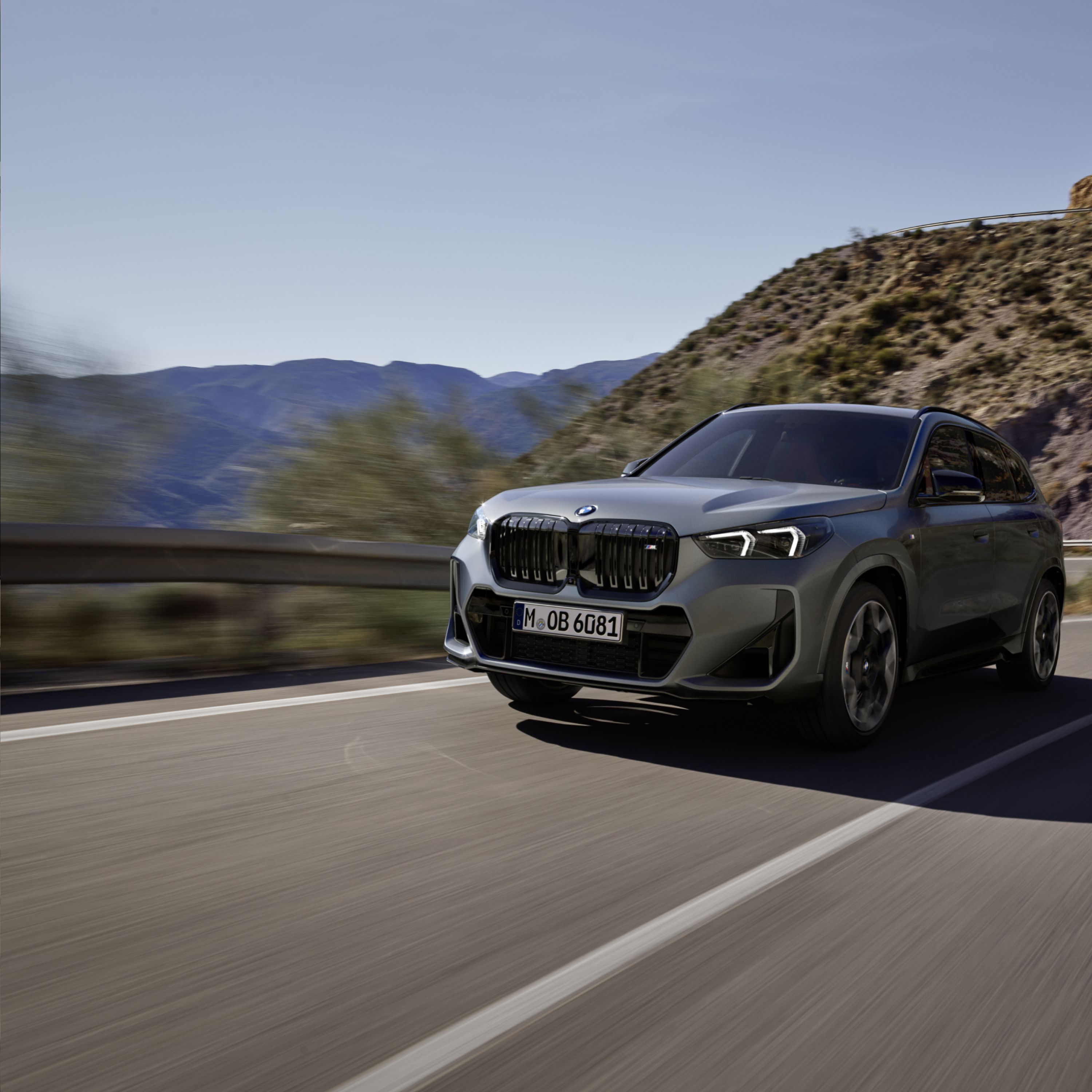 BMW X1 装備・価格表